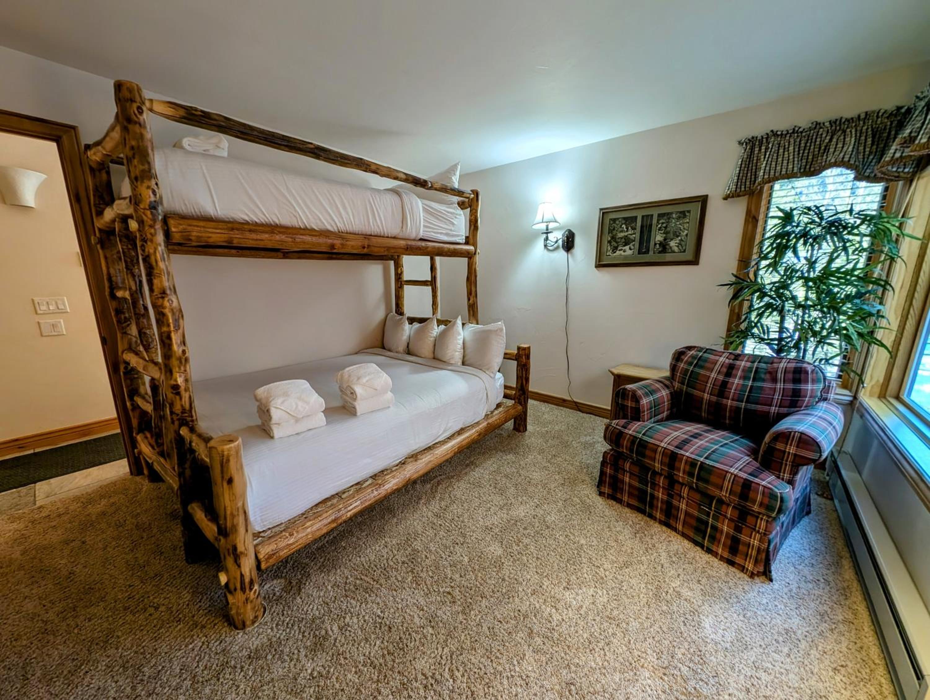 Ski Run 501 by SummitCove Lodging