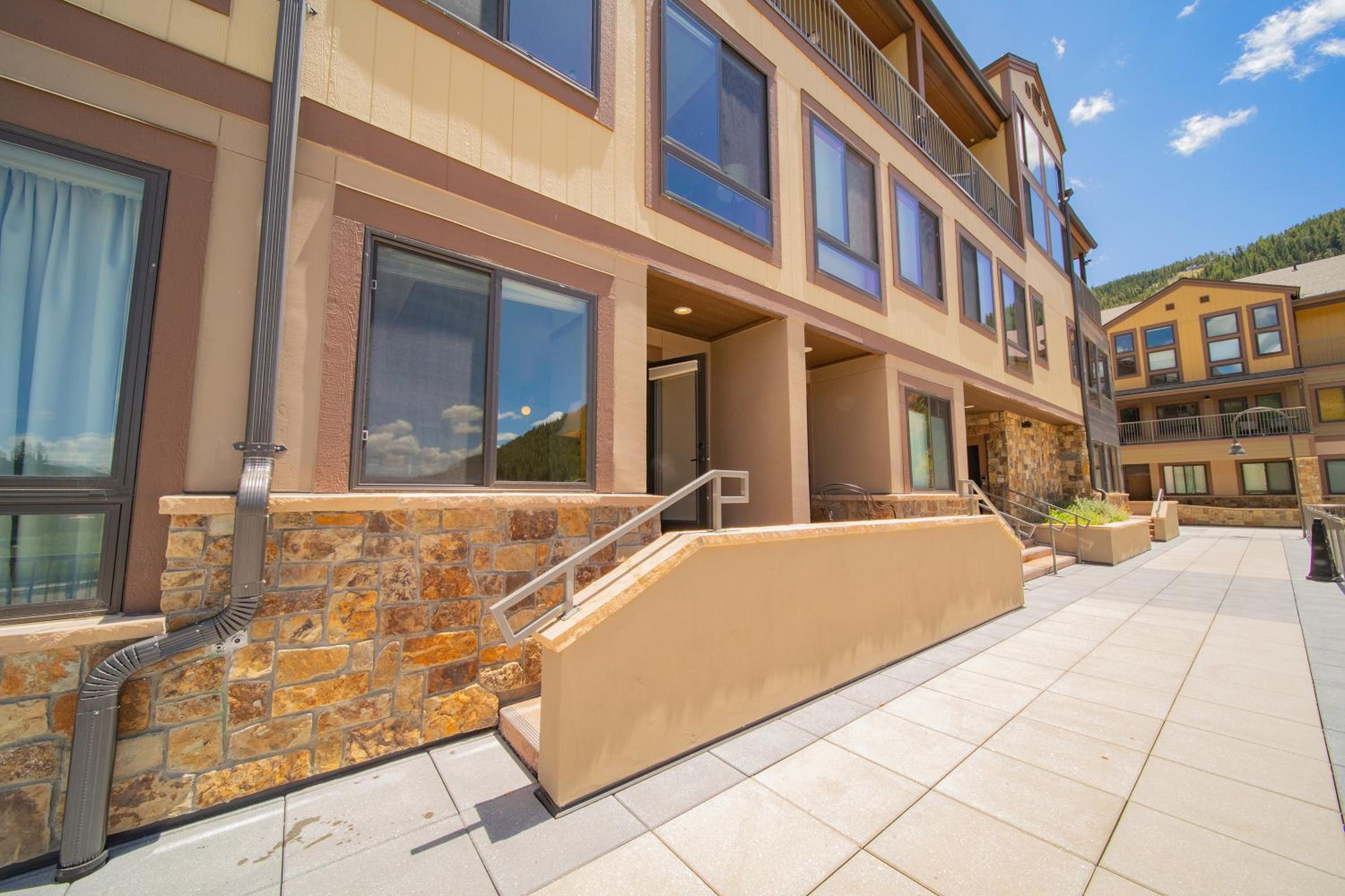 Slopeside 2736A by SummitCove Lodging