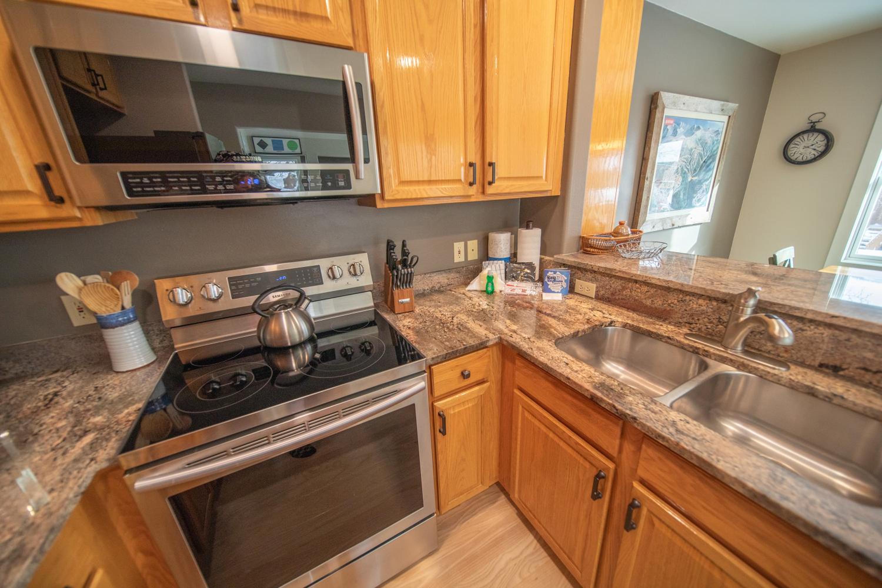Snake River 13 by SummitCove Lodging