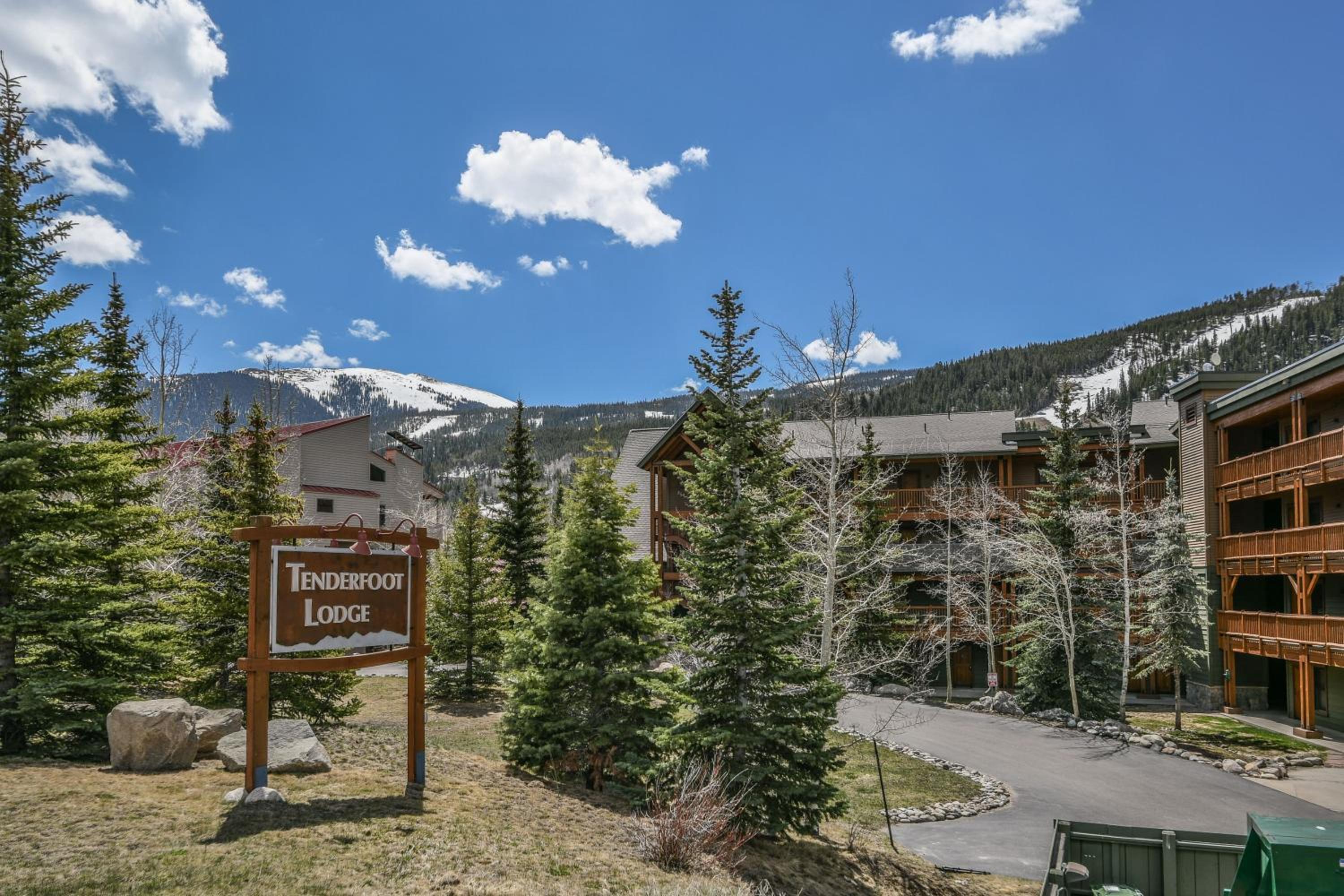 Tenderfoot Lodge 2604 by SummitCove Lodging in Colorado