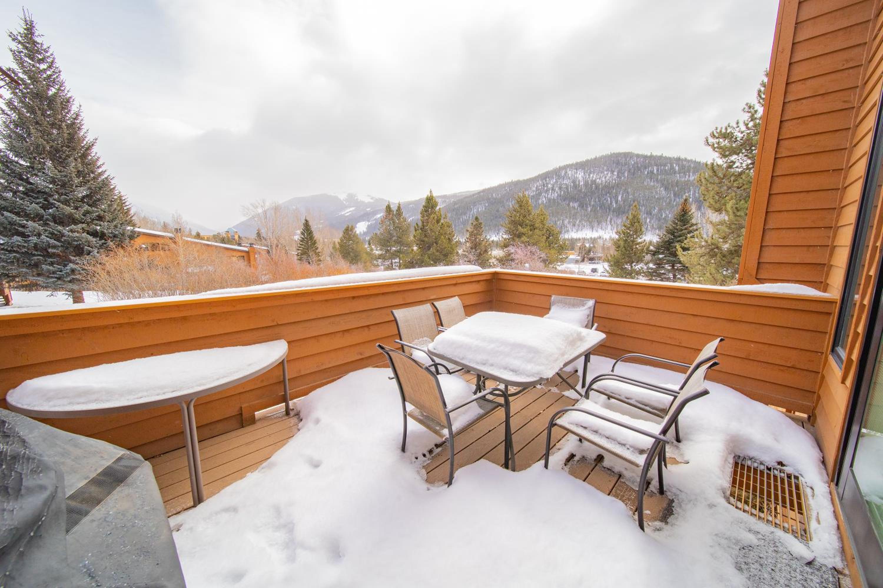 Tennis Townhomes 1326 by SummitCove Lodging