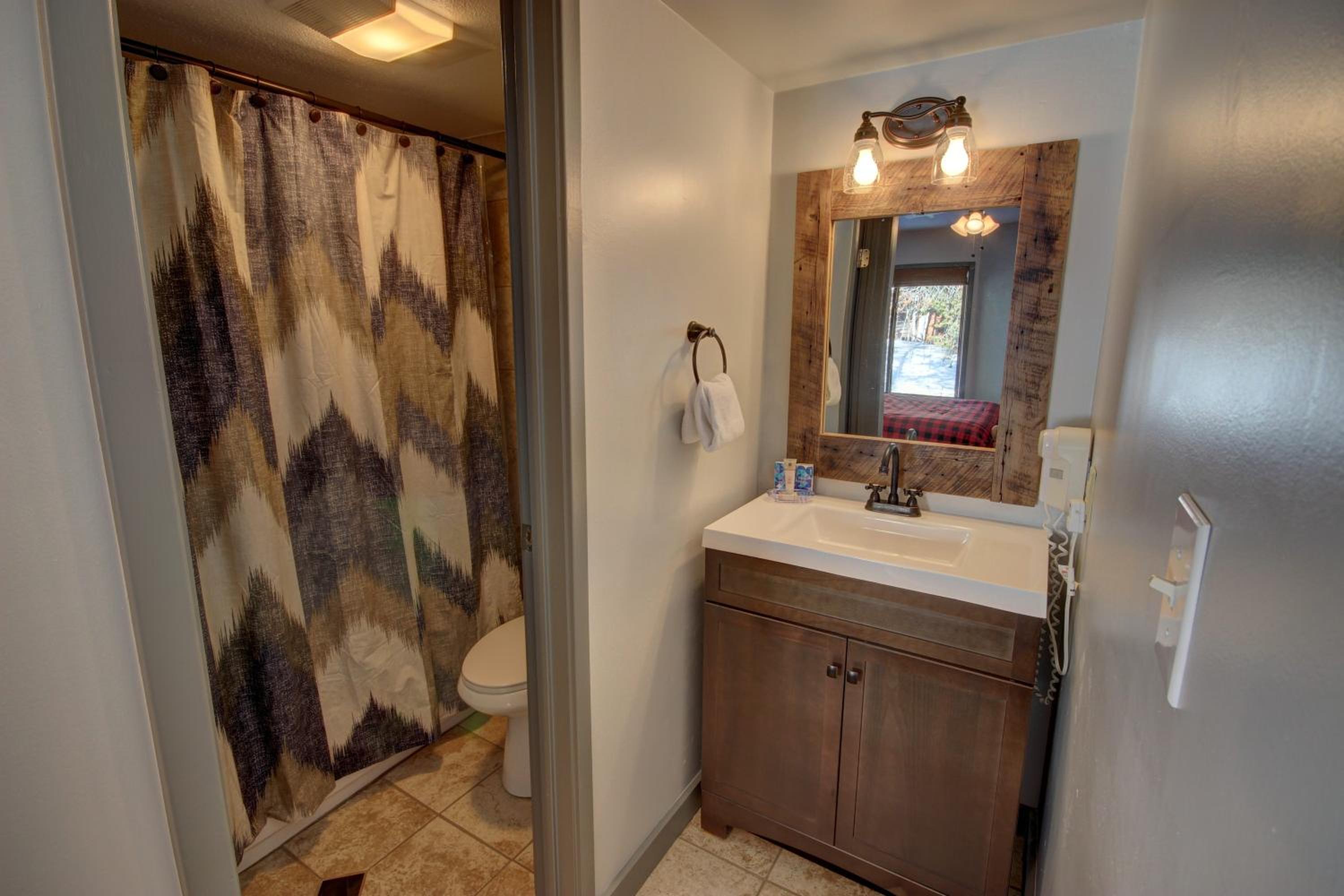 Wild Irishman 1059 by SummitCove Lodging