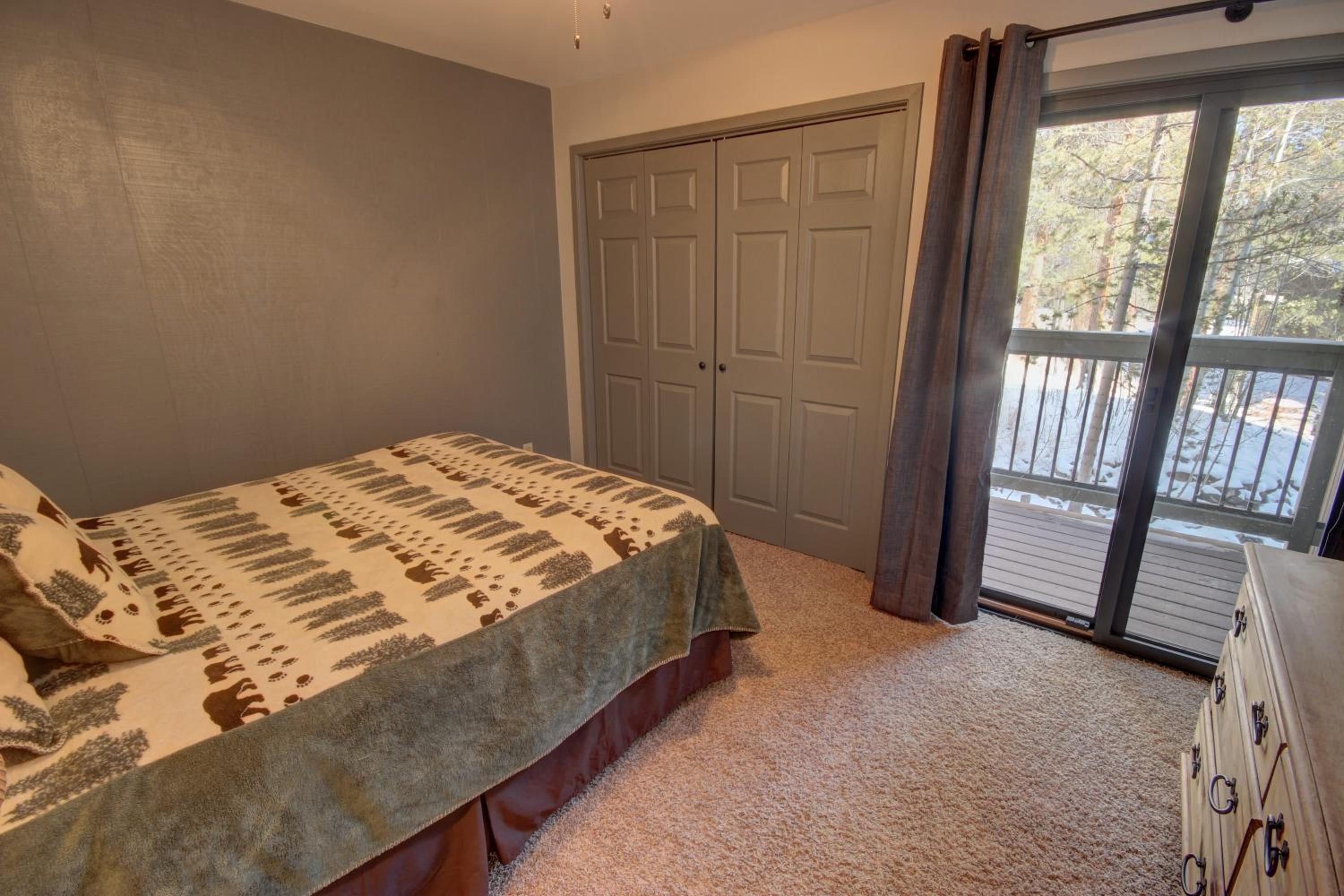 Wild Irishman 1059 by SummitCove Lodging