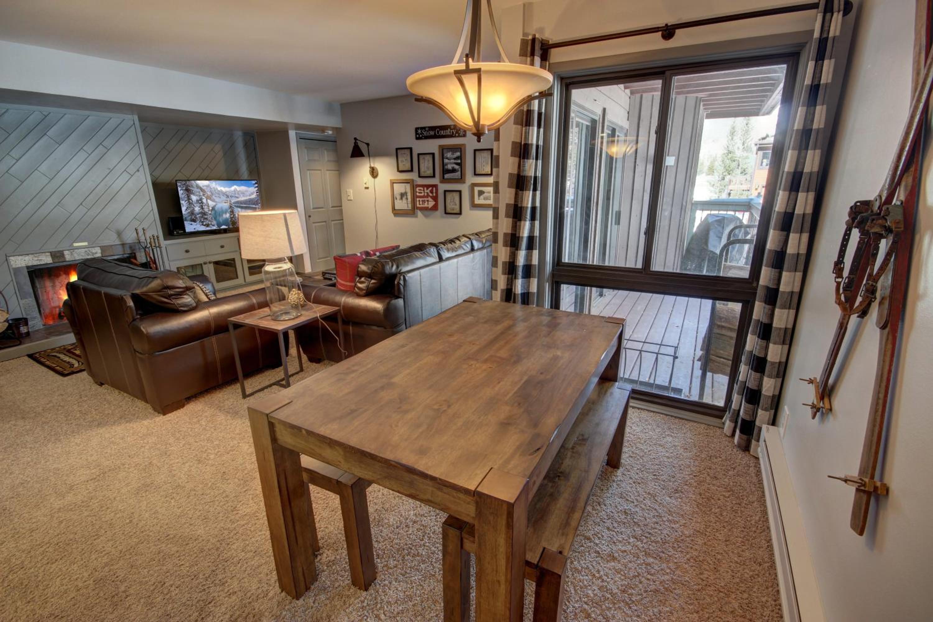 Wild Irishman 1059 by SummitCove Lodging