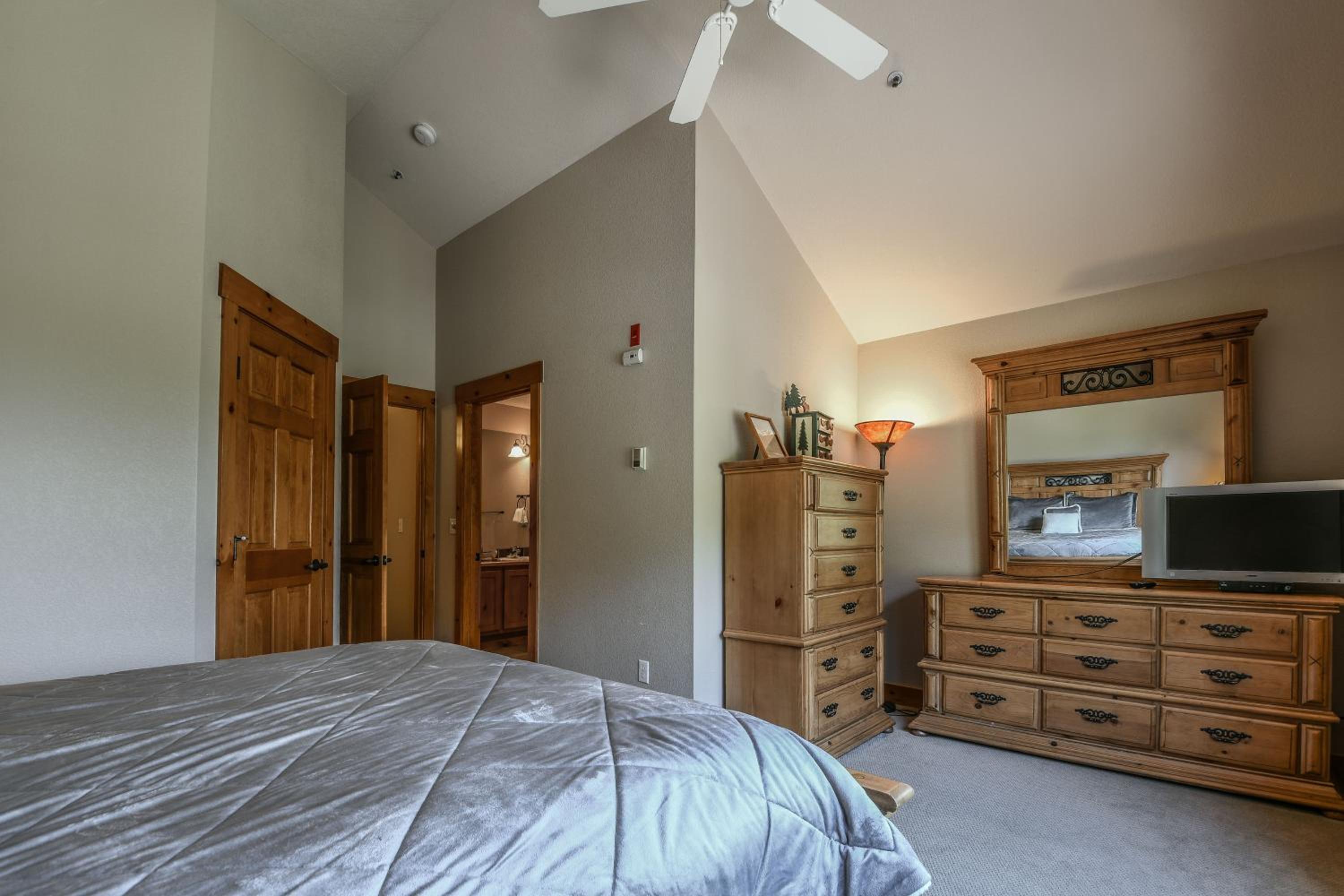 Trappers Crossing 8753 by SummitCove Lodging