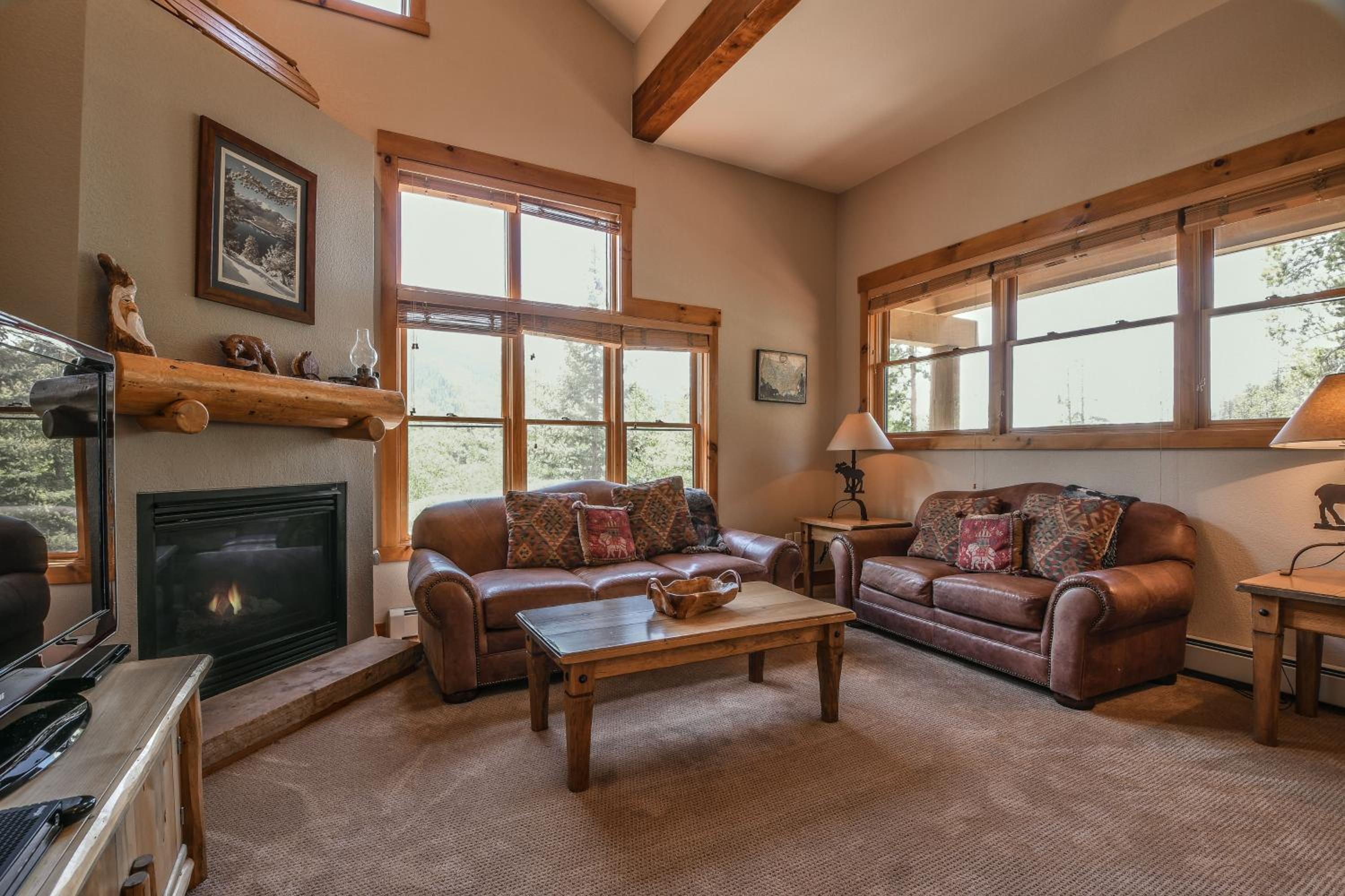 Trappers Crossing 8753 by SummitCove Lodging