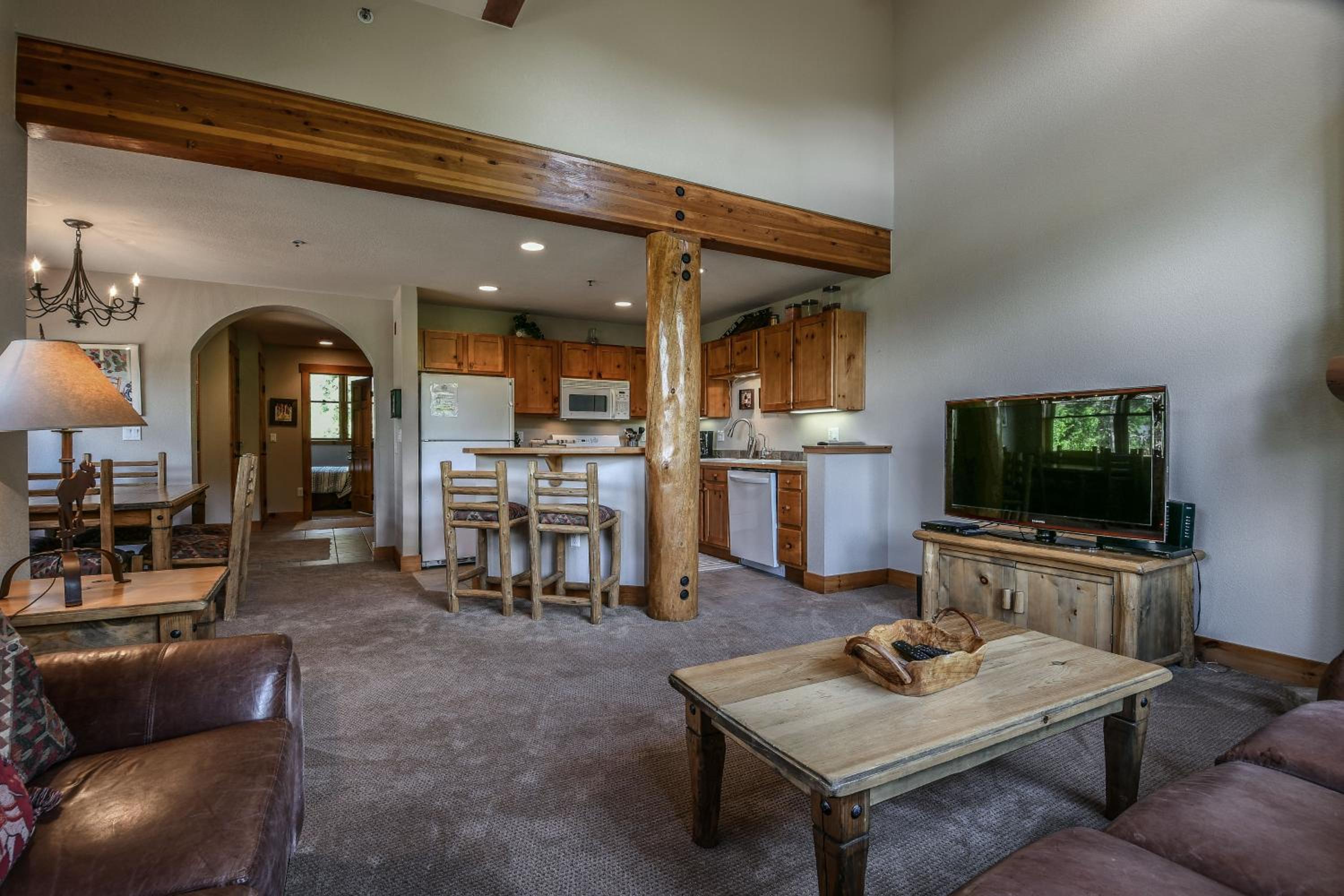Trappers Crossing 8753 by SummitCove Lodging