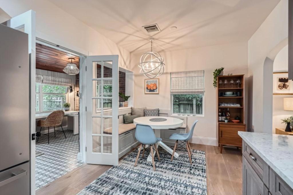 Northwood Haven - Light-Filled Bungalow Close to Rybovich Marina