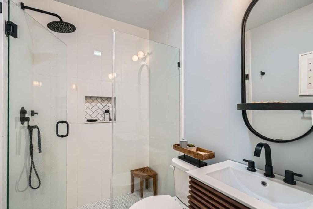 Northwood Haven - Light-Filled Bungalow Close to Rybovich Marina