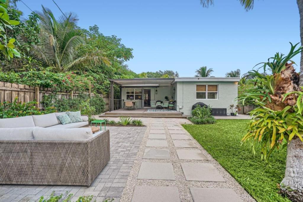 Northwood Haven - Light-Filled Bungalow Close to Rybovich Marina