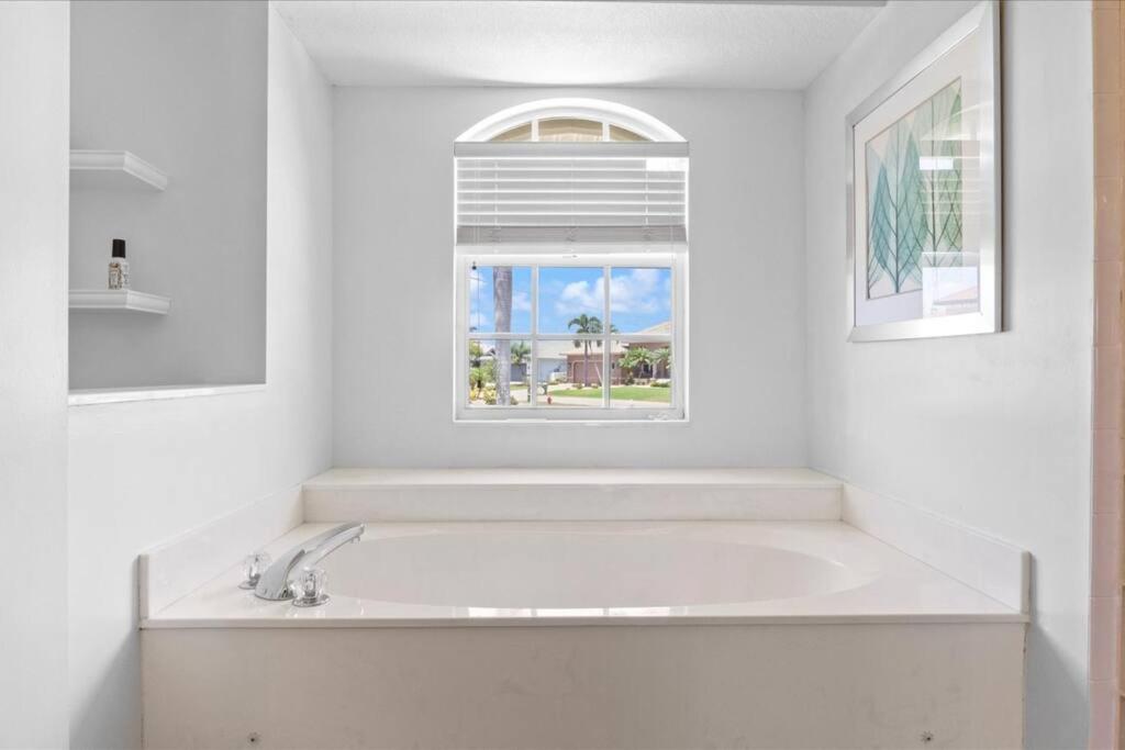 Our Paradise I Luxurious Stay in Punta Gorda view 3