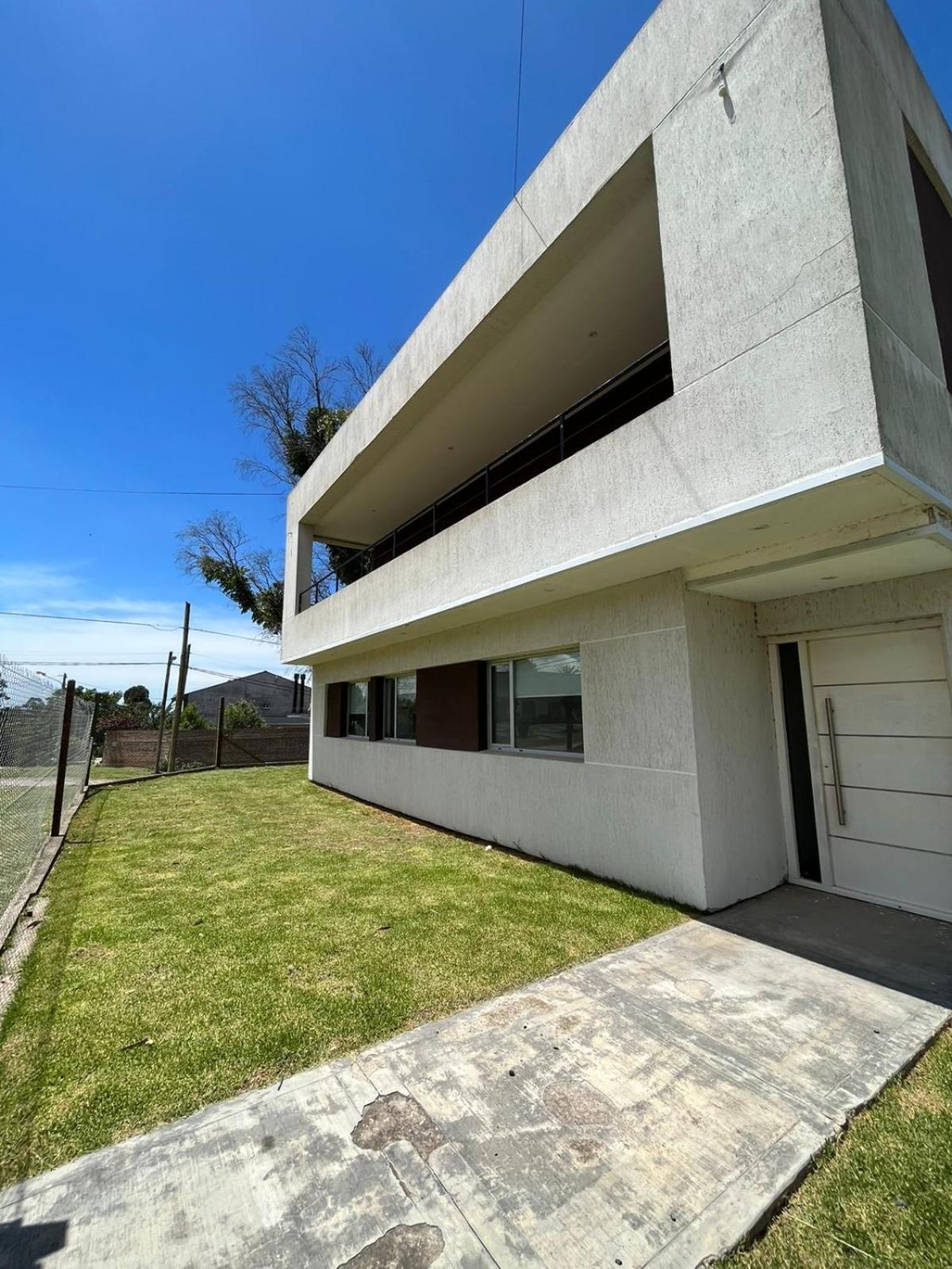 Casa comoda y luminosa en excelente barrio