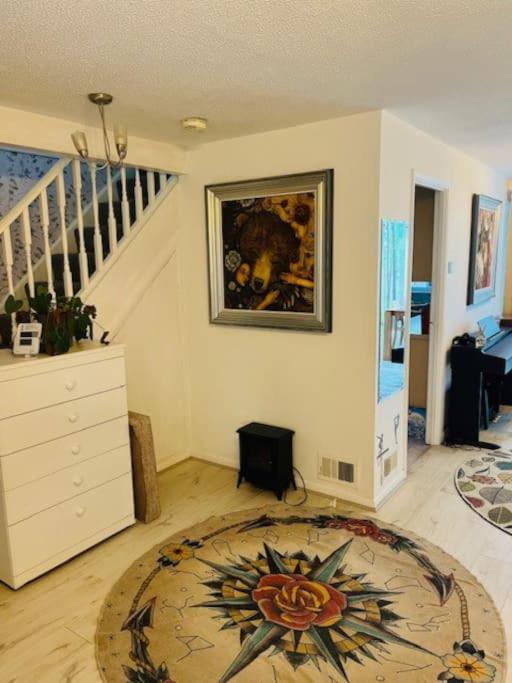 Charming 3 bedroom house in Weybridge view 2