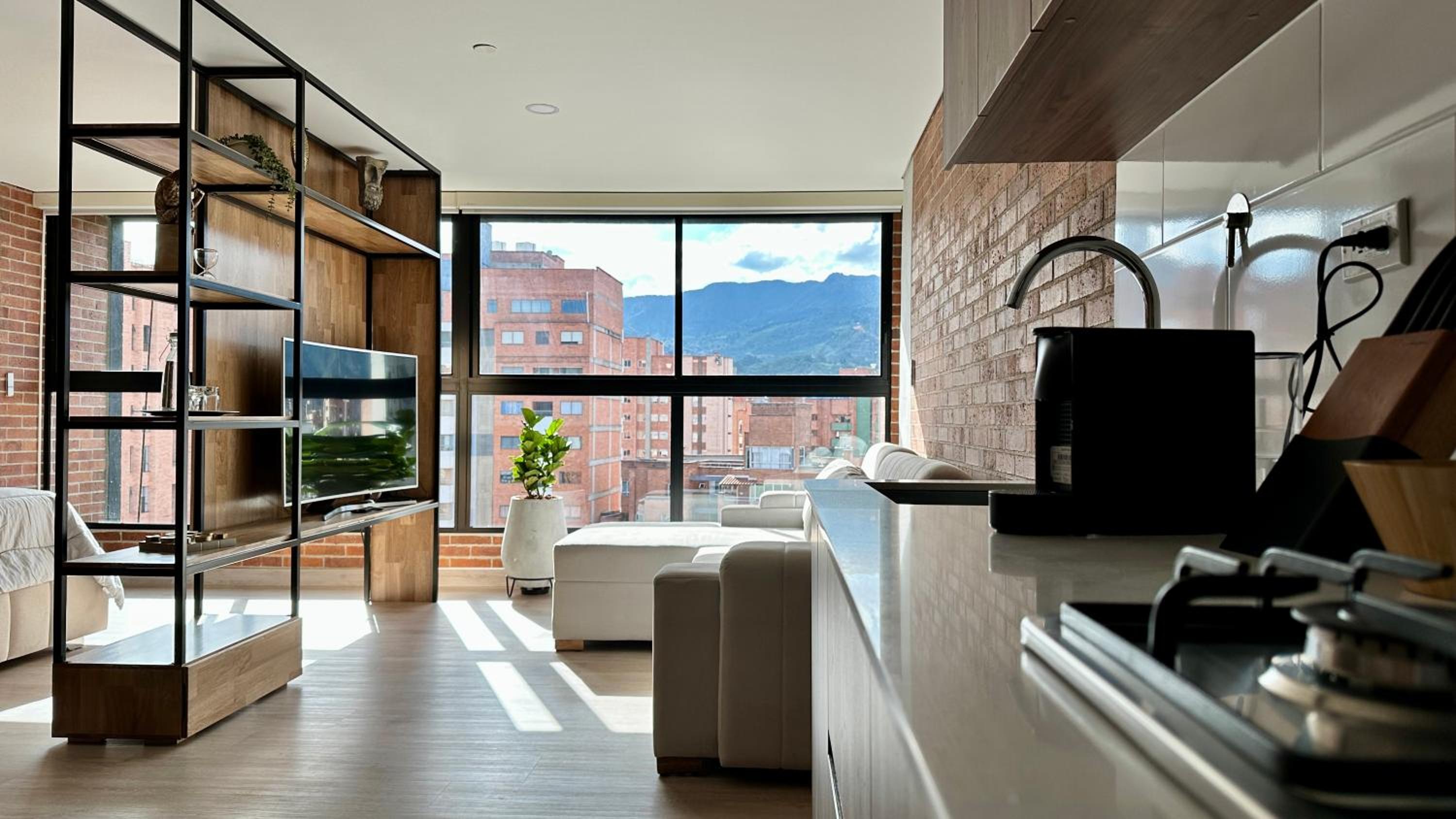 Ubicación Privilegiada Laureles Medellin con Vista y AC