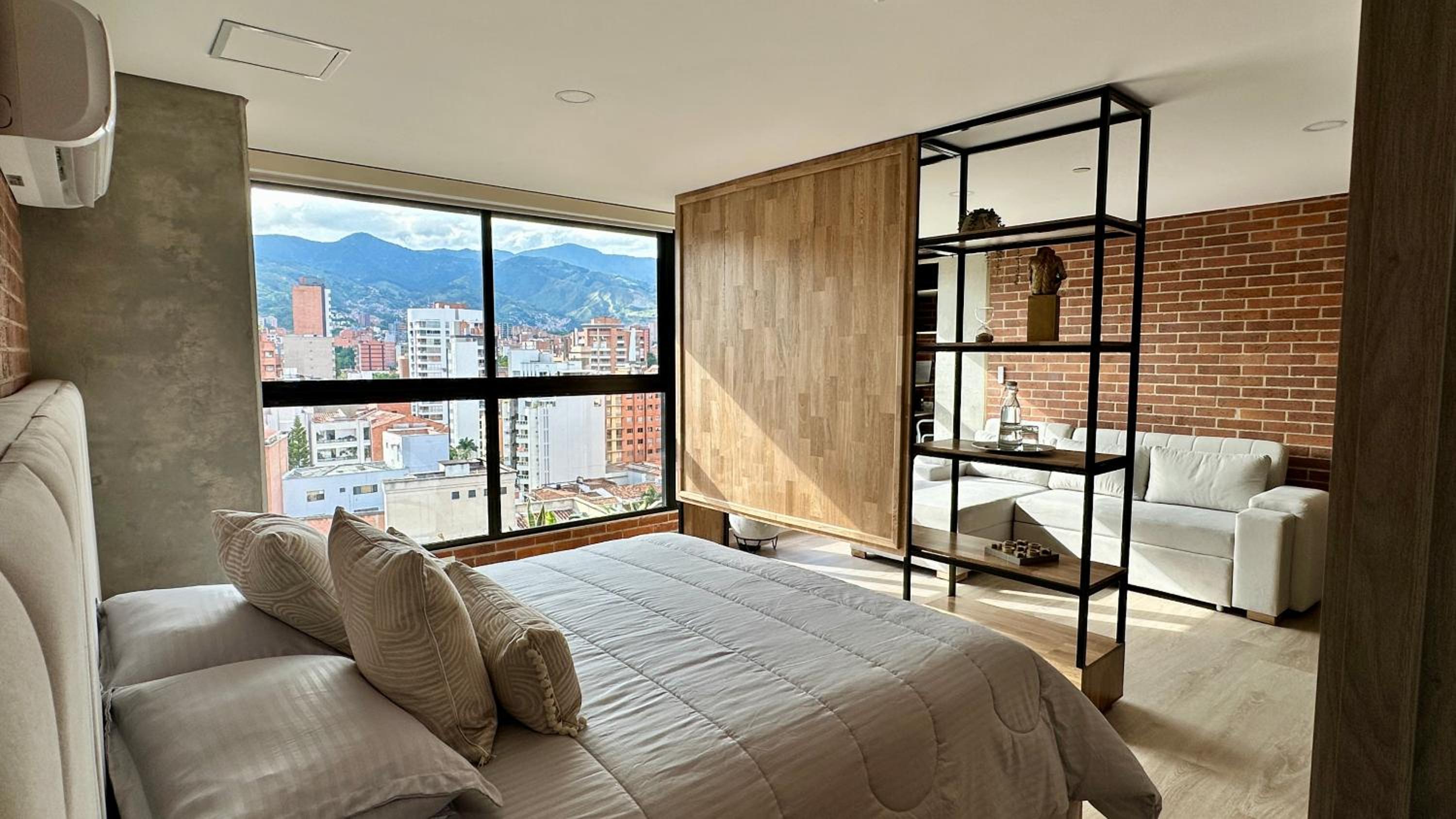Ubicación Privilegiada Laureles Medellin con Vista y AC