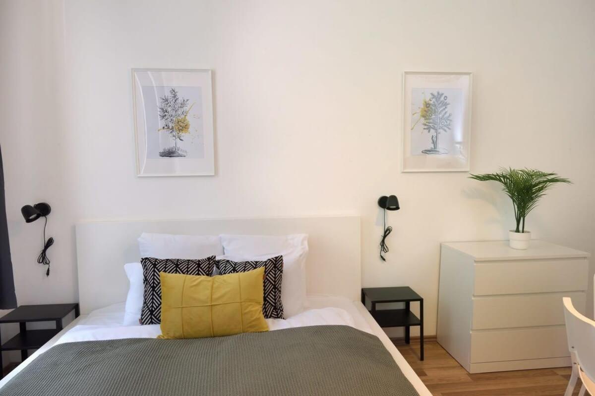 Spacious basic home in the city center view 3