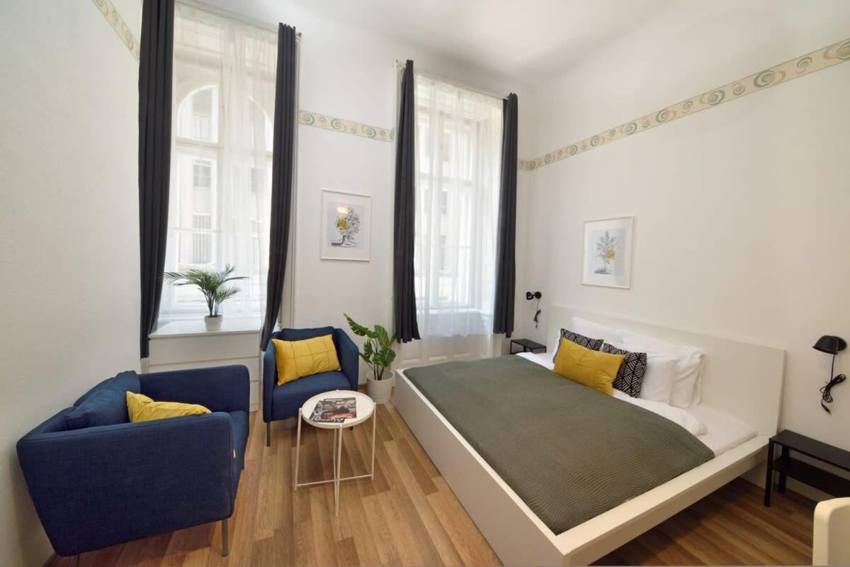 Spacious basic home in the city center view 5
