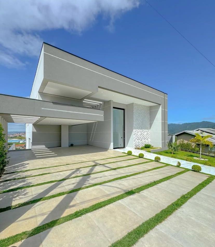Casa com vista Surreal