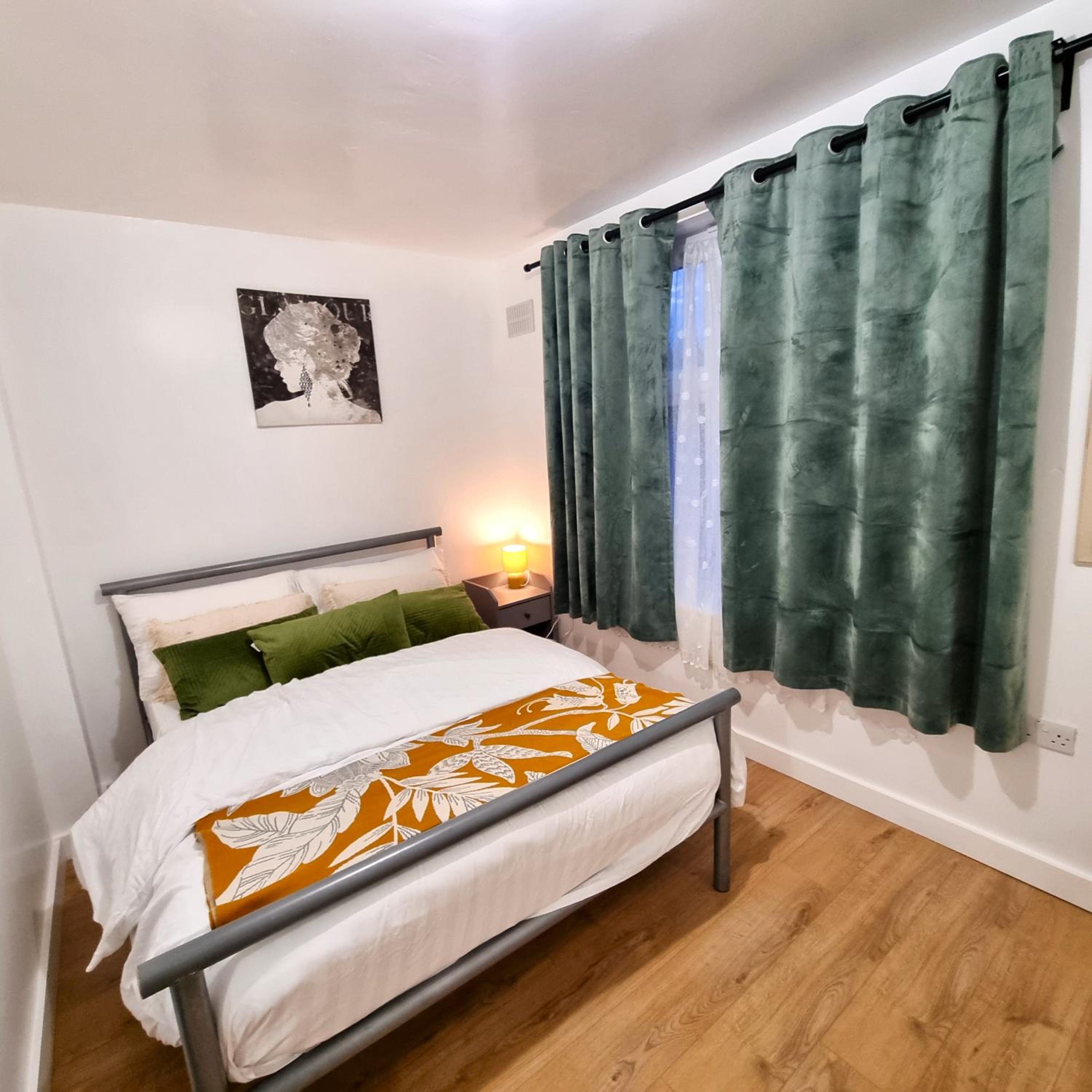 Cozy 2 Bedroom Flat view 2