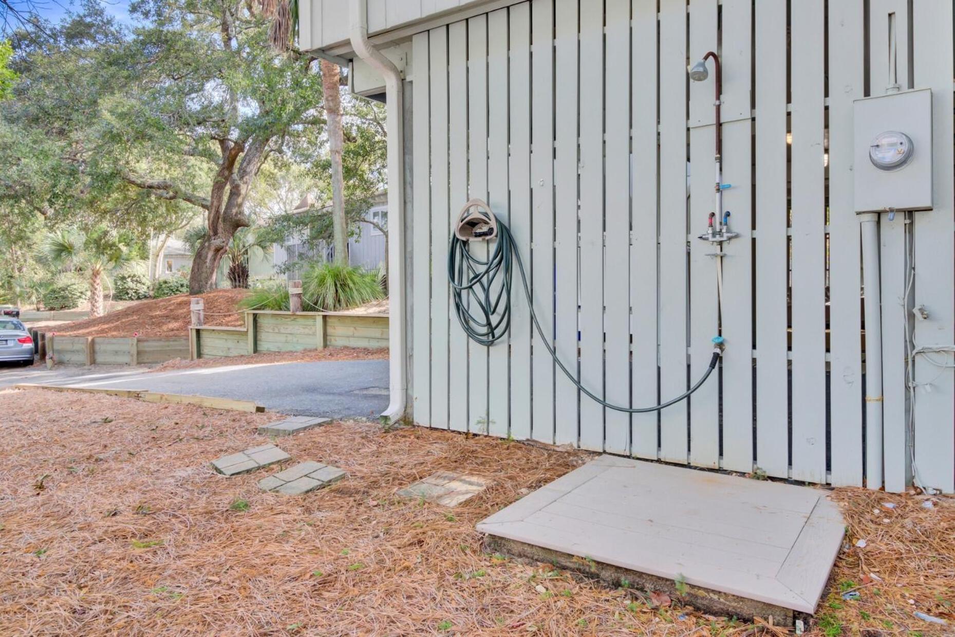 10 Sandcrab Court by AvantStay Beautiful Home w Deck Walk to the Beach