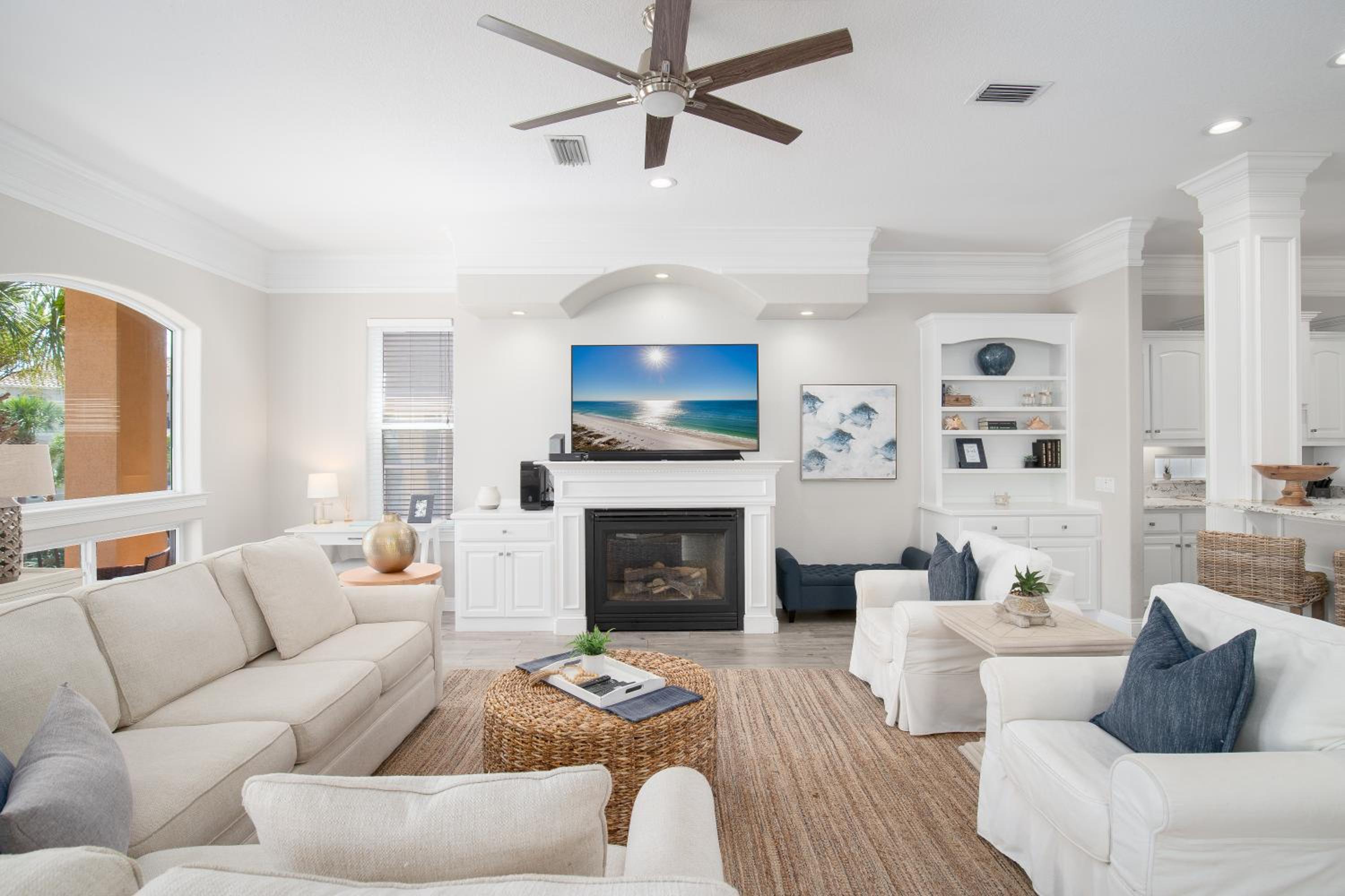 Luxury Community Pool, Hot Tub and Beach and Games view 4