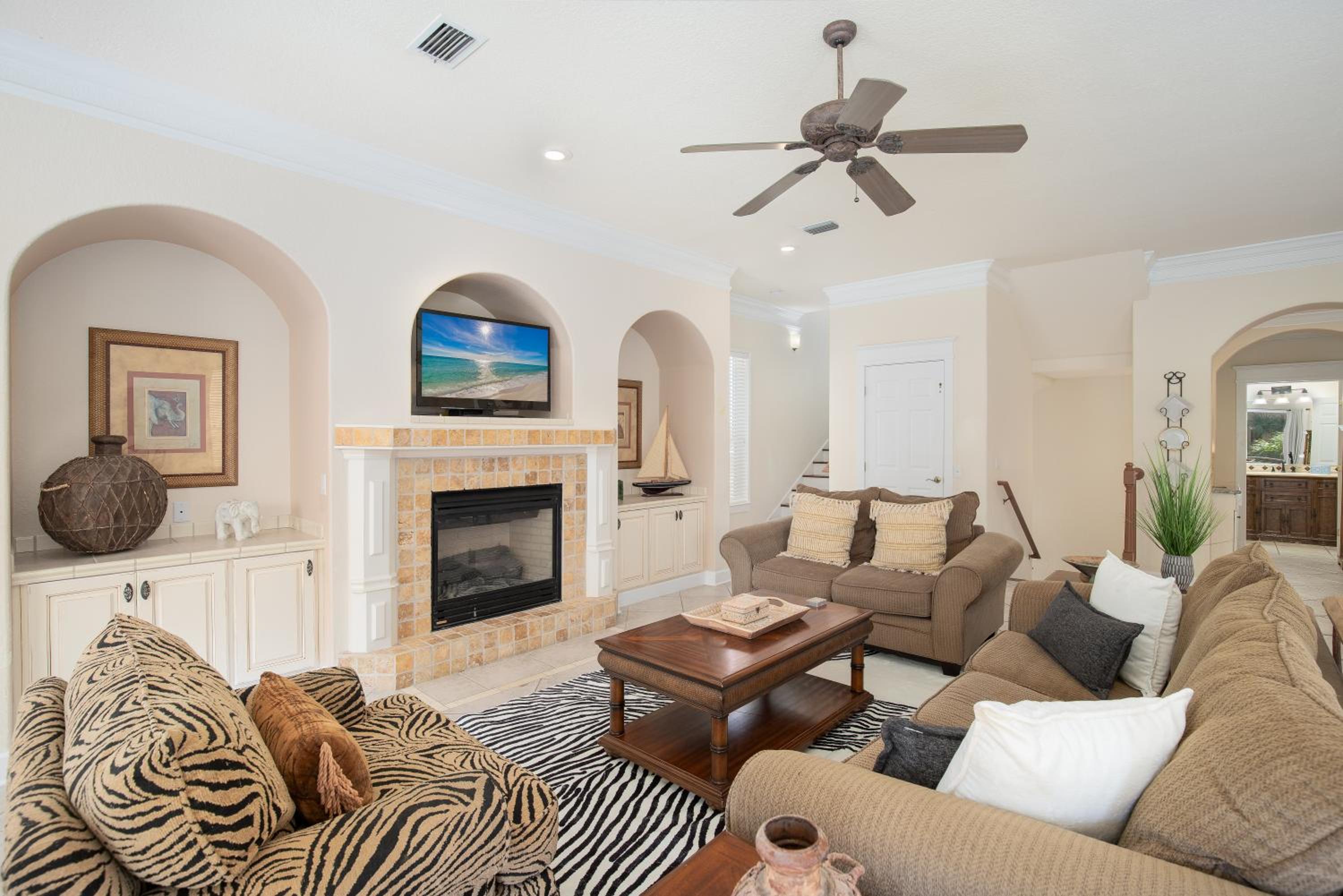 Golf Cart - Community Pool, Hot Tub and Beach view 5