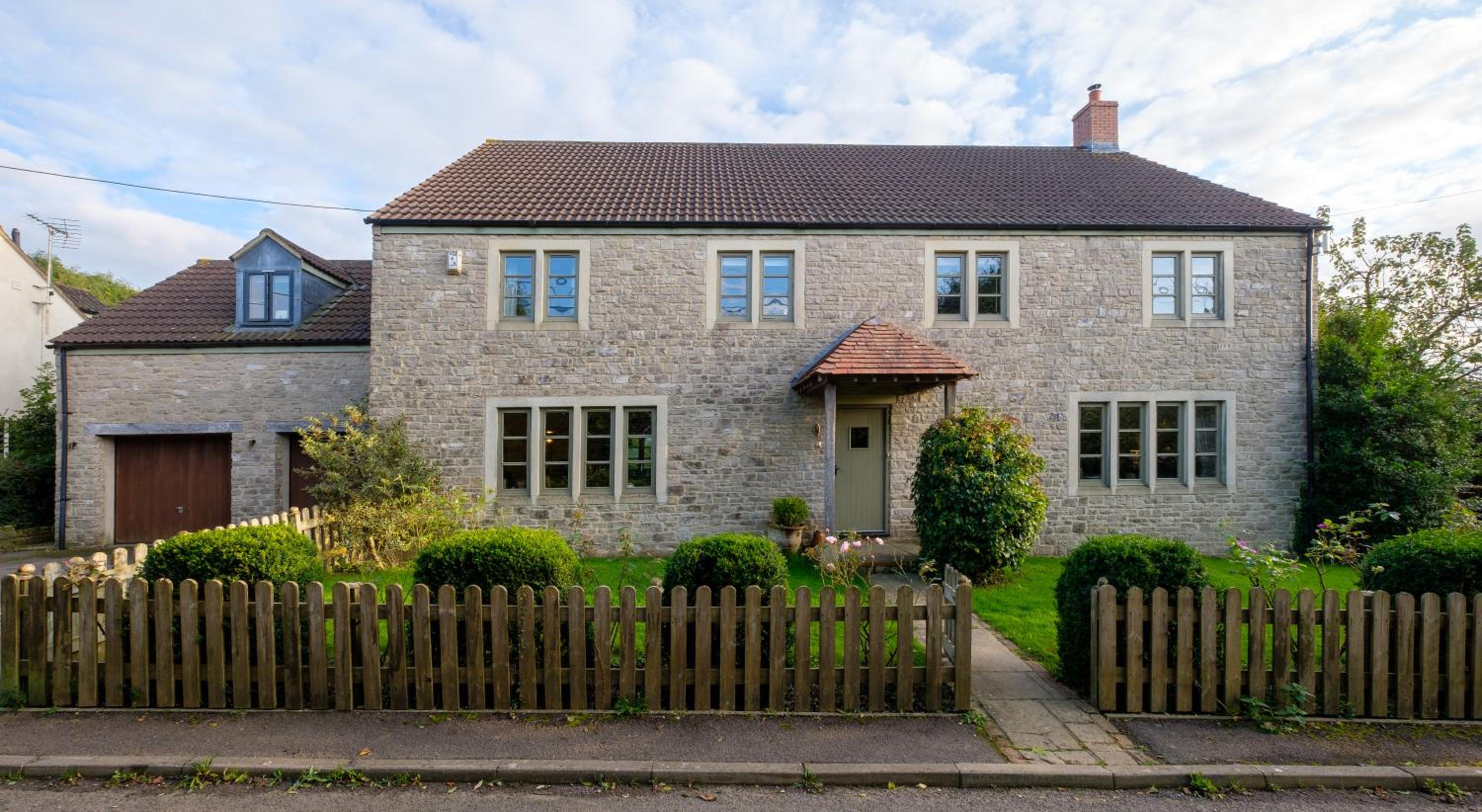 Stunning detached house near Bruton view 2