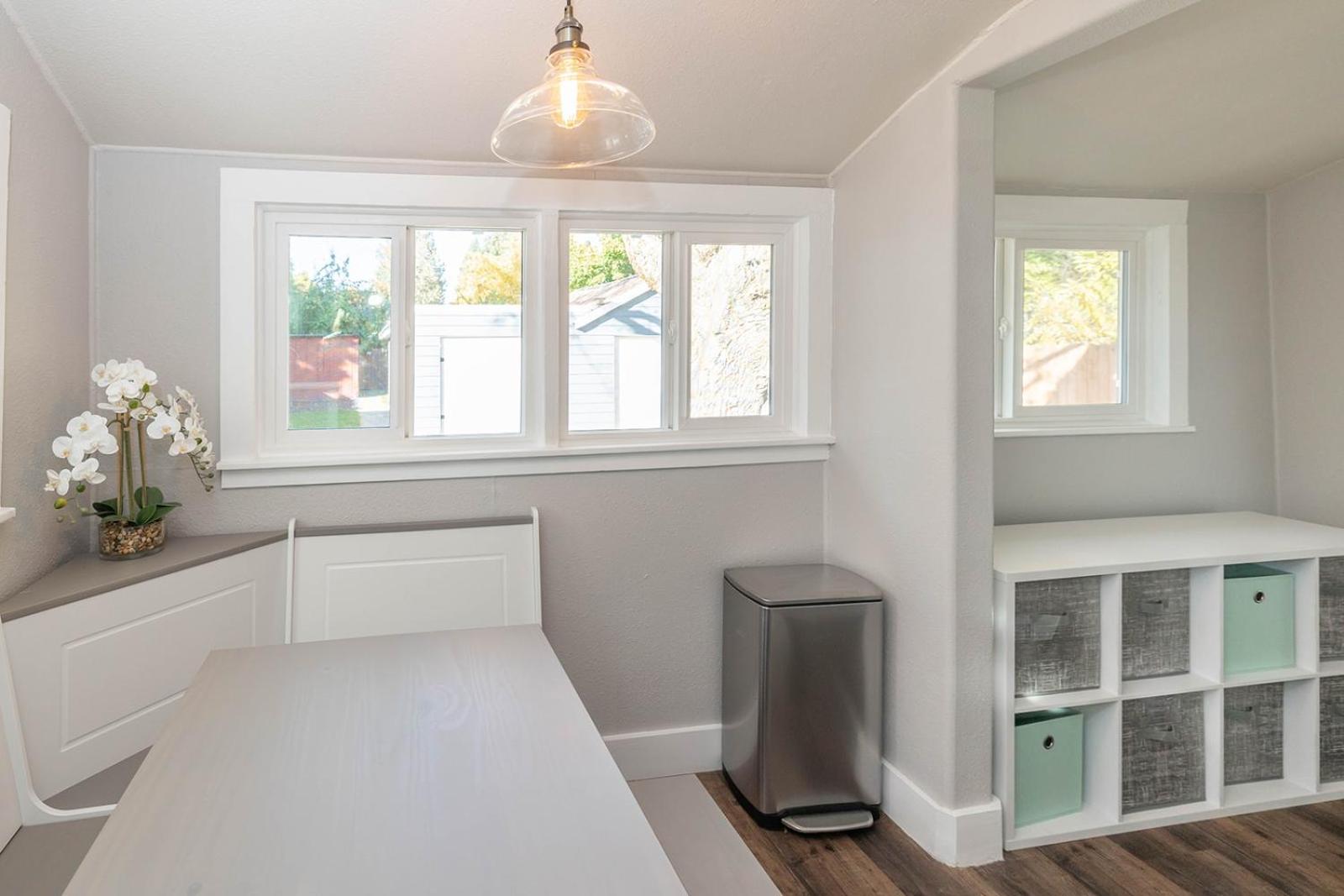 Charming Cozy Cottage with Hot Tub, photo 21