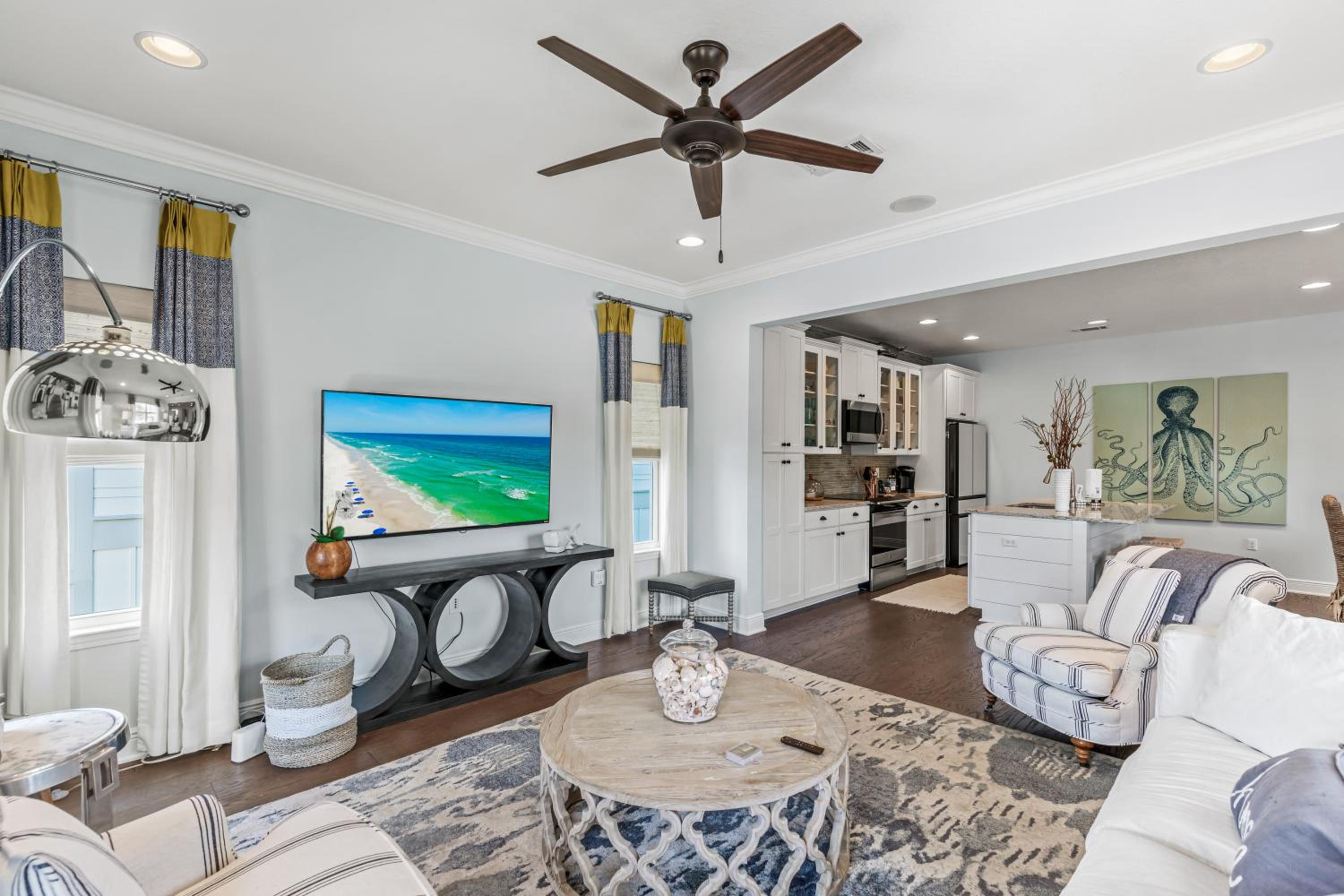 6-Seater Golf Cart - Community Pool - Close to Beach, Dining and Shopping view 5