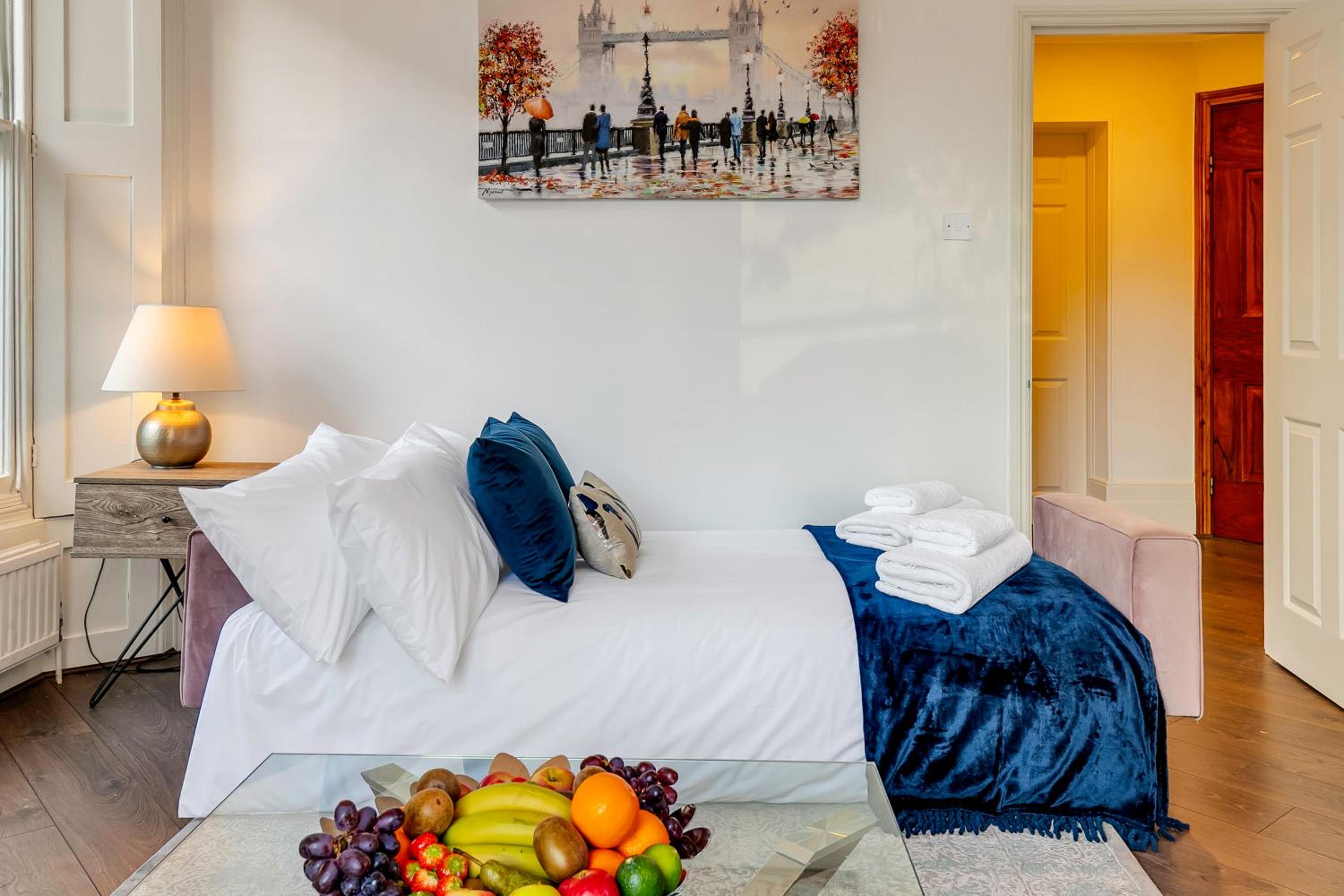 Flat in Victoria London