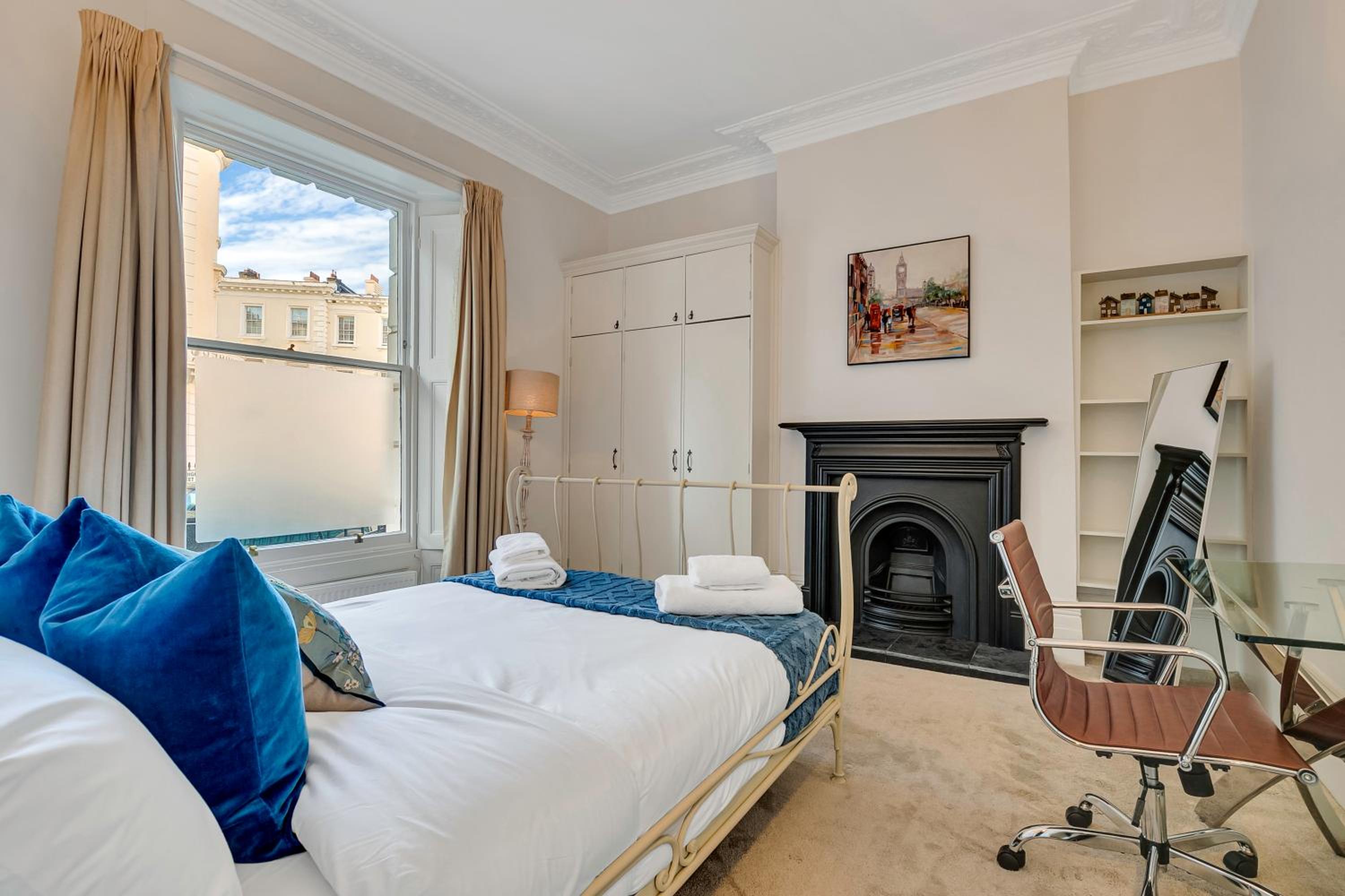 Flat in Victoria London