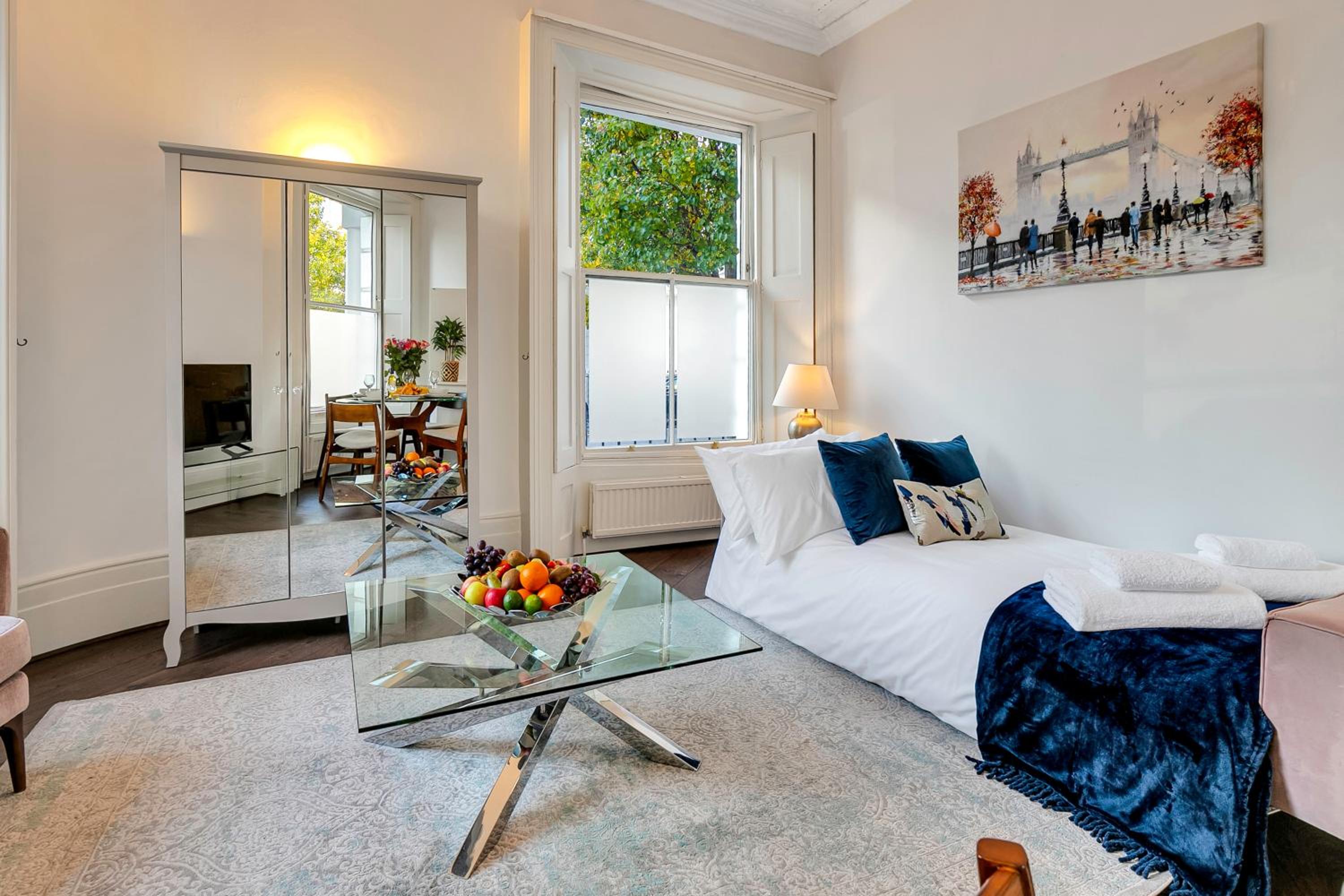 Flat in Victoria London