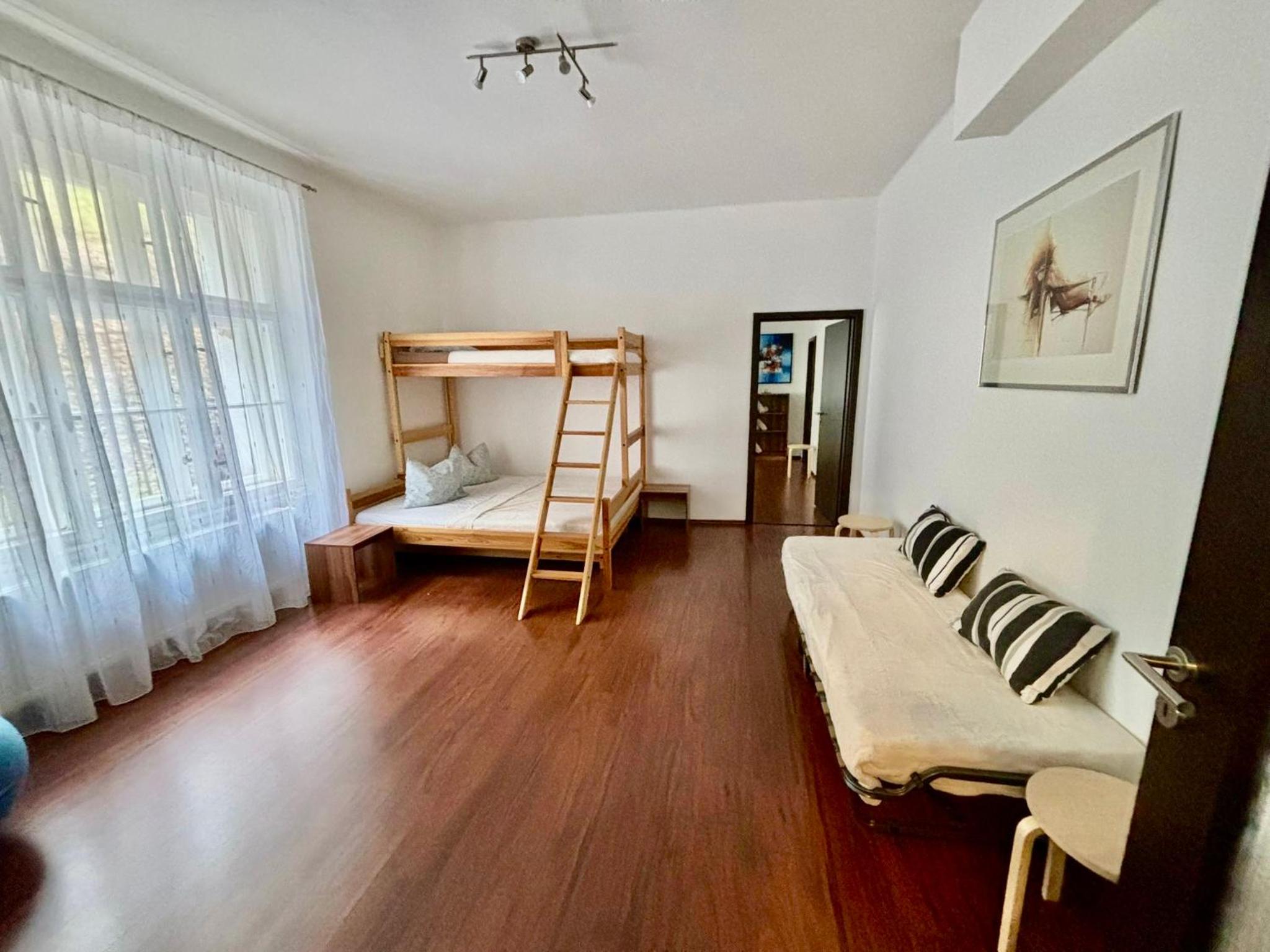Emilie Apartment - K Lanovce str