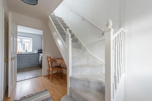 Chingford Work & Relocation, Long Stay, Parking view 5