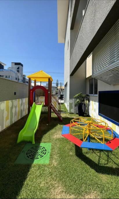 Excelente apto no centro dos Ingleses Florianópolis