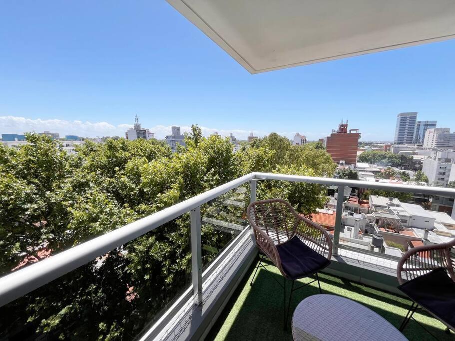 Estupendo apartamento con parrillero y garage view 2