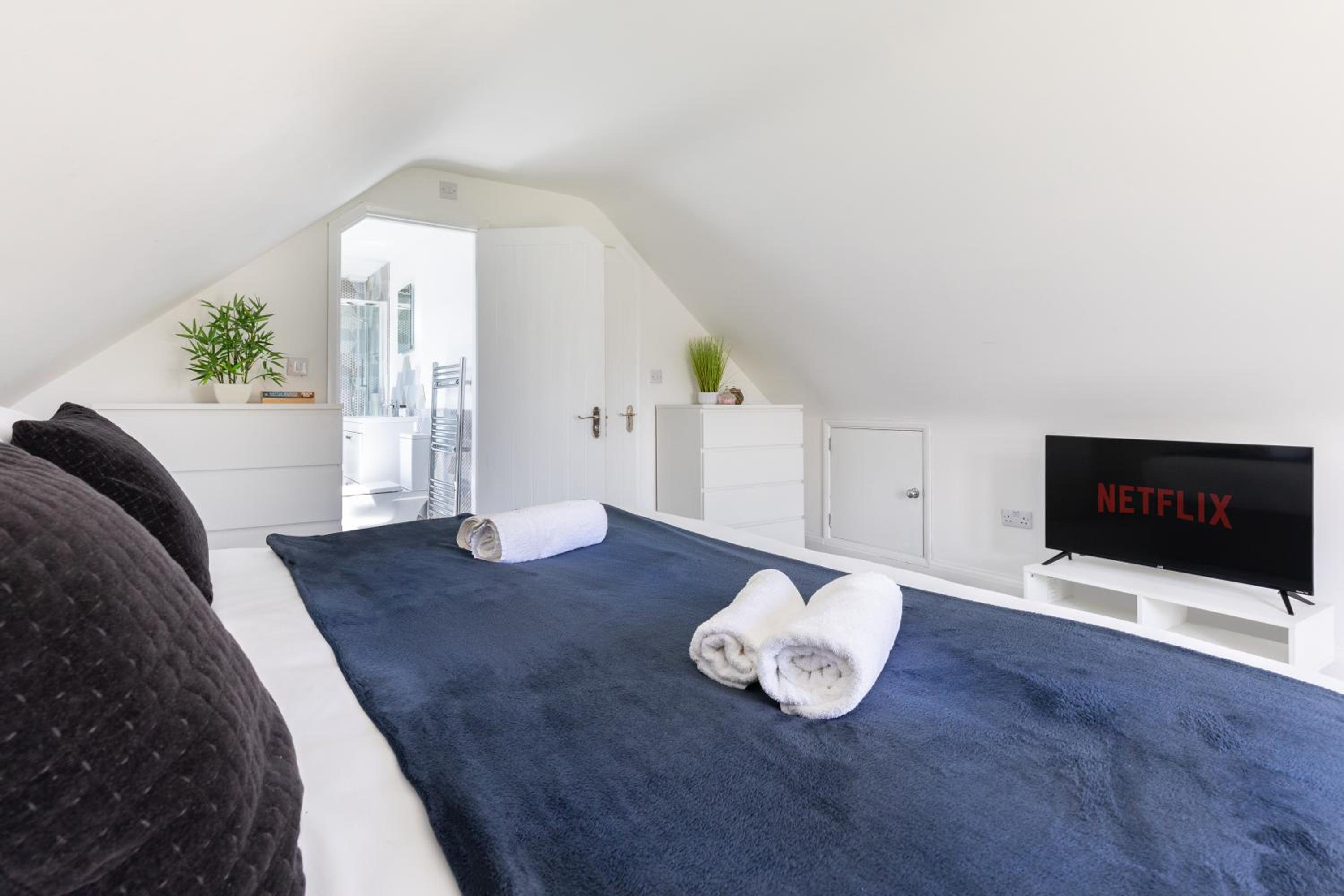 Stunning Spacious 4 Bed bungalow