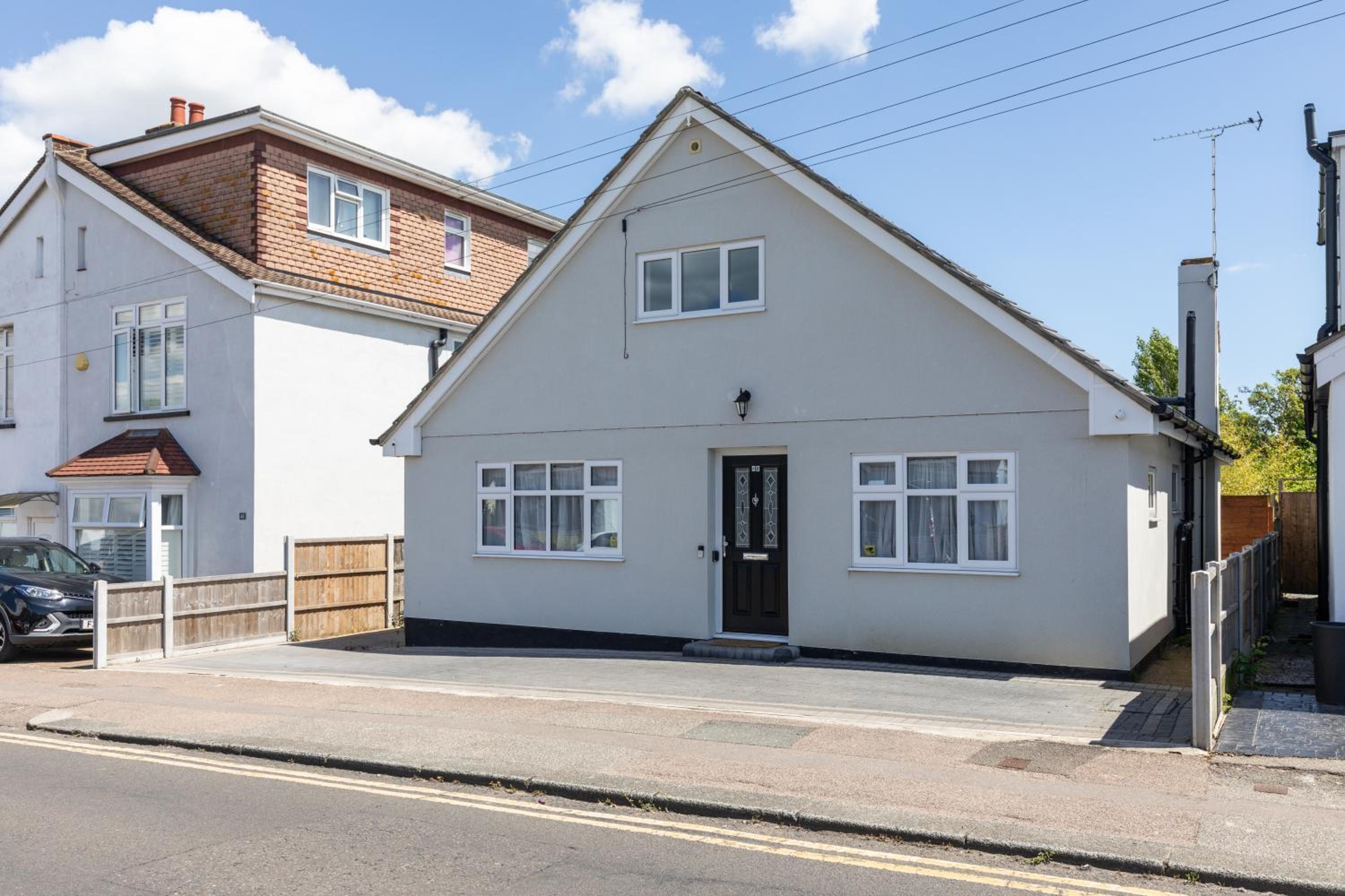 Stunning Spacious 4 Bed bungalow