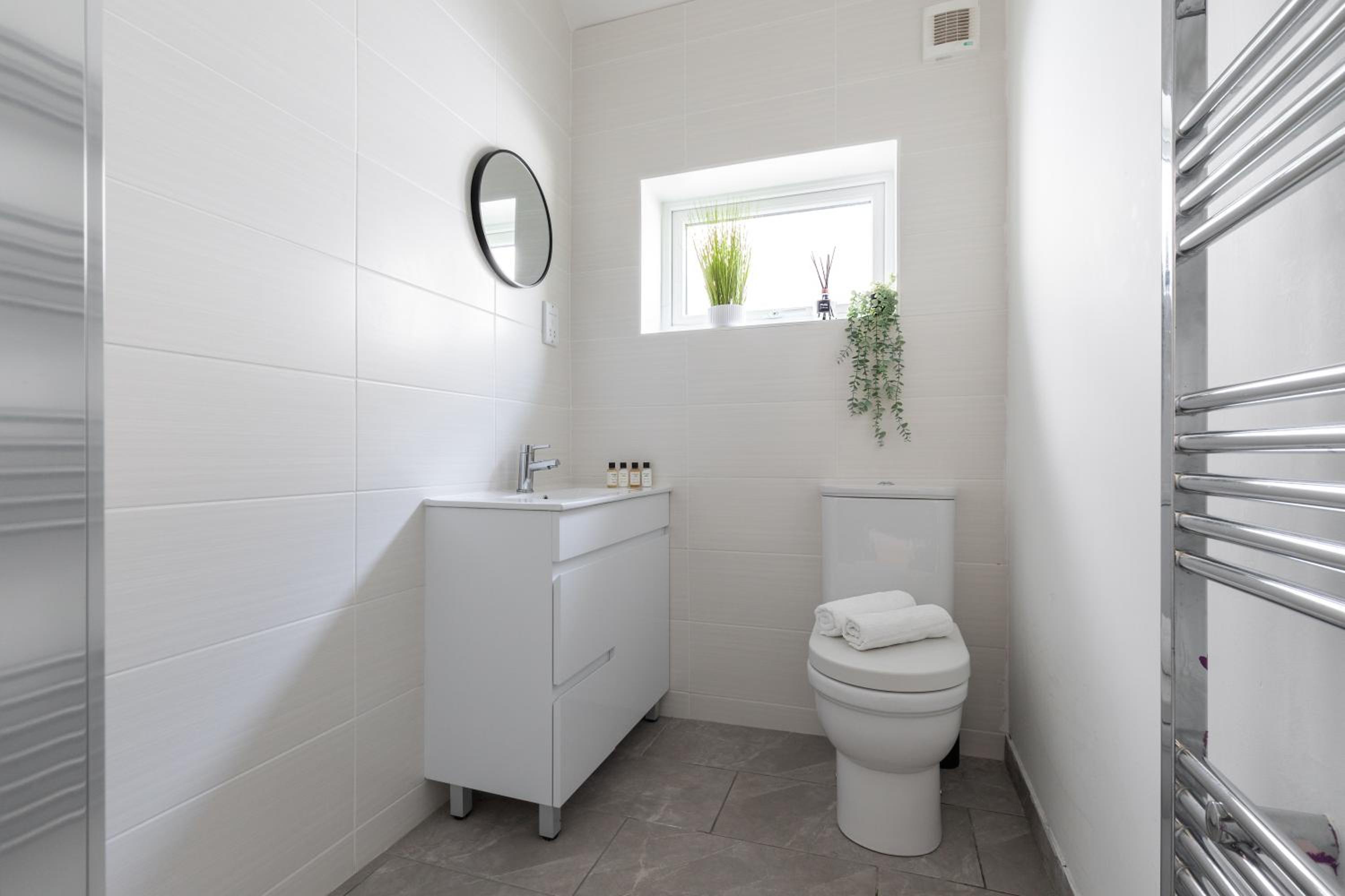 Stunning Spacious 4 Bed bungalow