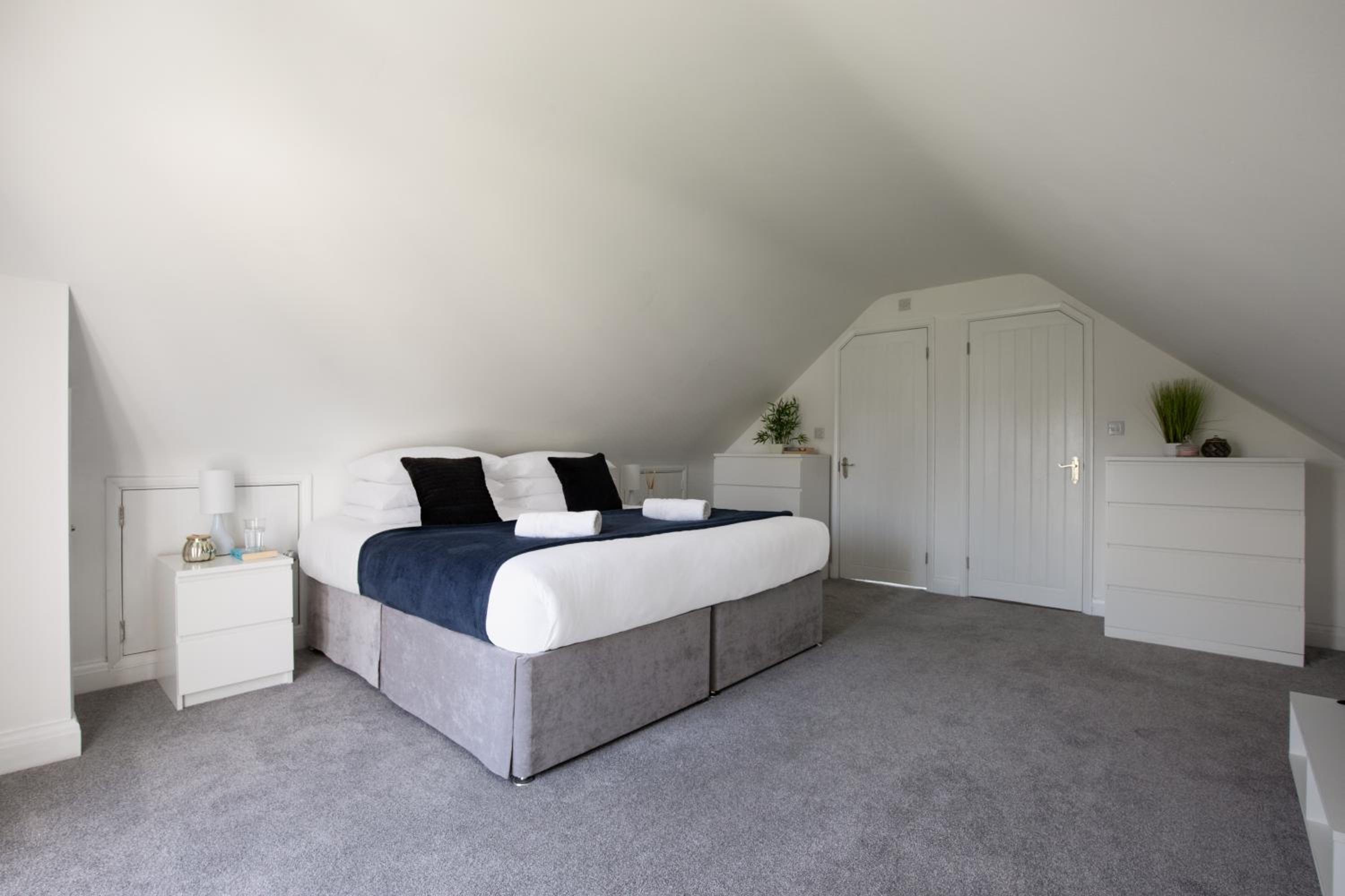 Stunning Spacious 4 Bed bungalow