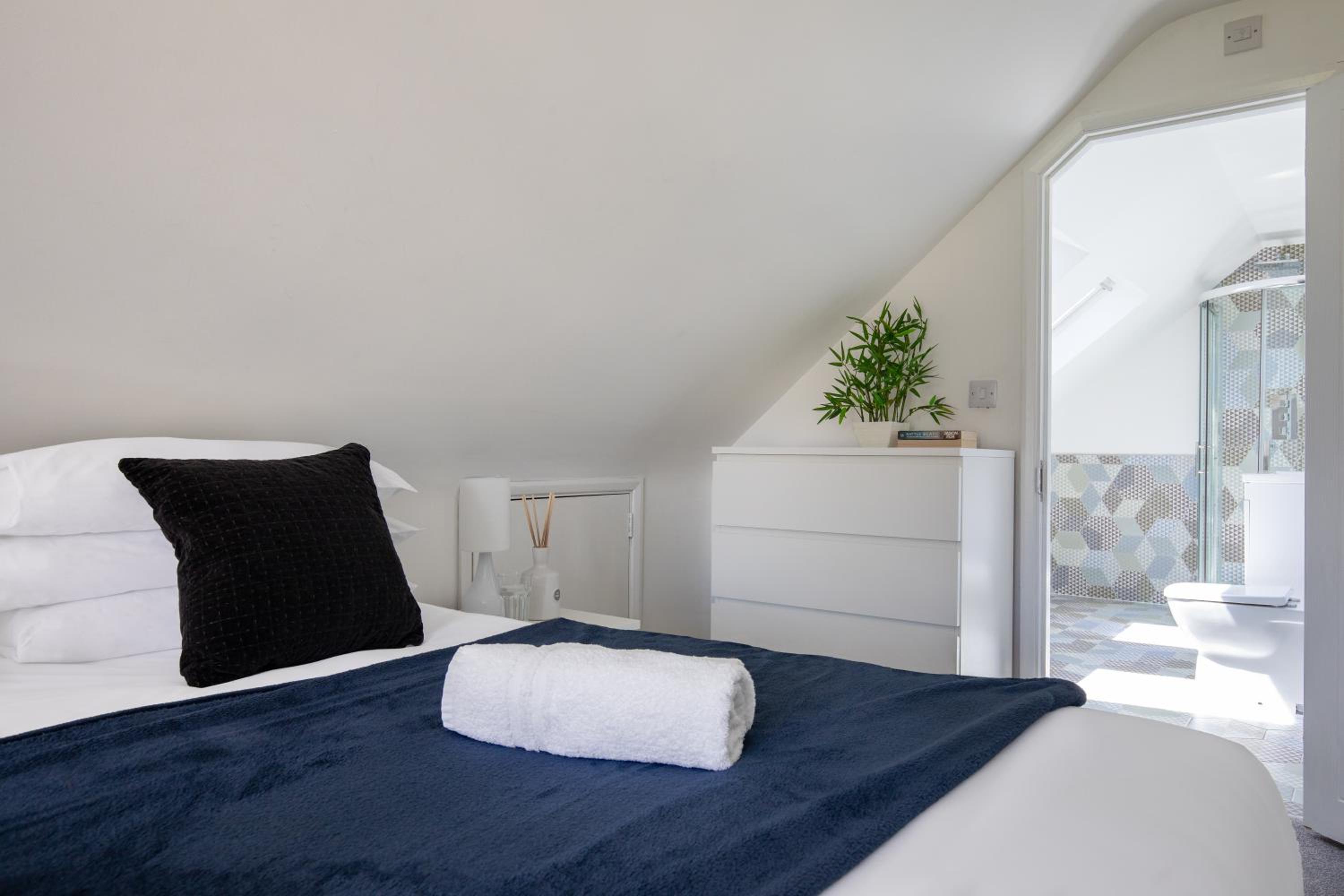 Stunning Spacious 4 Bed bungalow