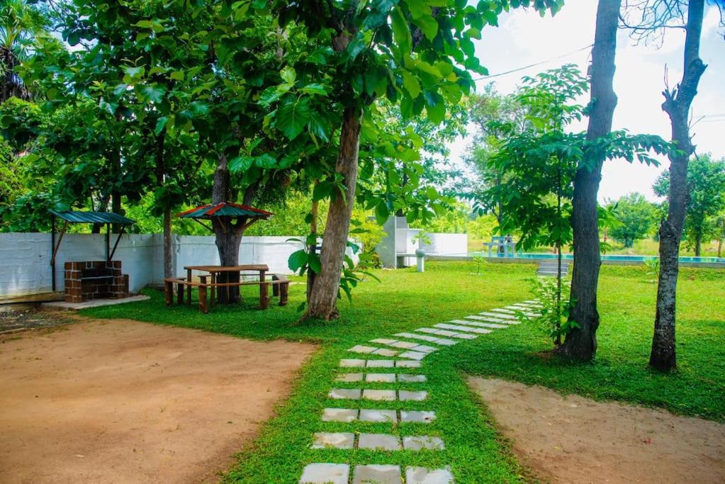 Dhona's Villa