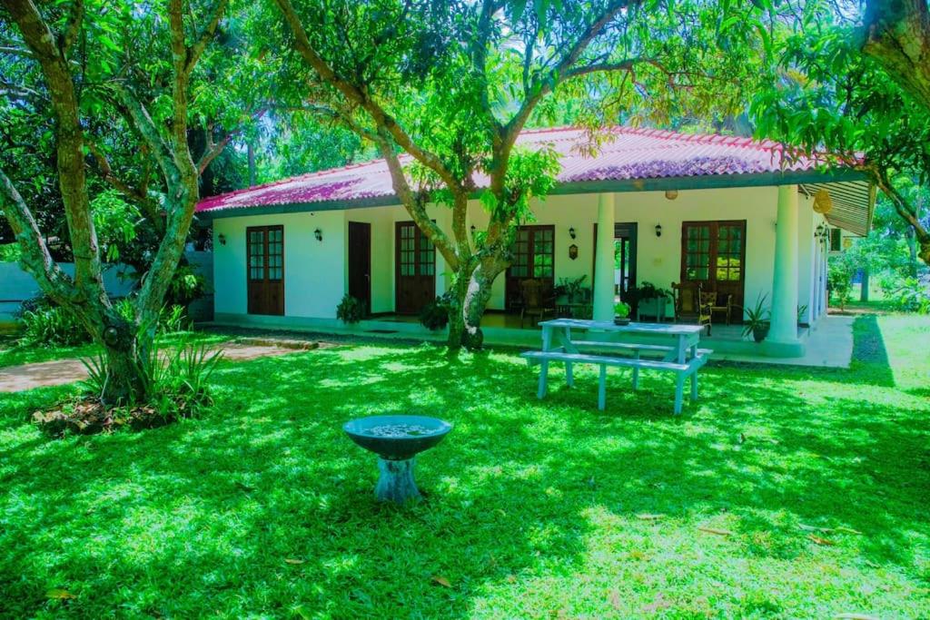 Dhona's Villa
