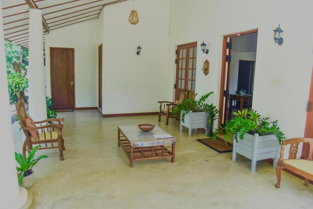 Dhona's Villa