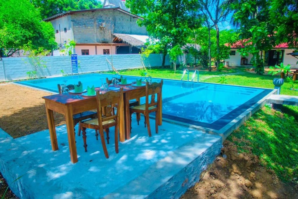 Dhona's Villa