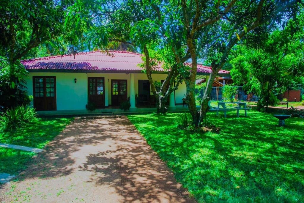 Dhona's Villa