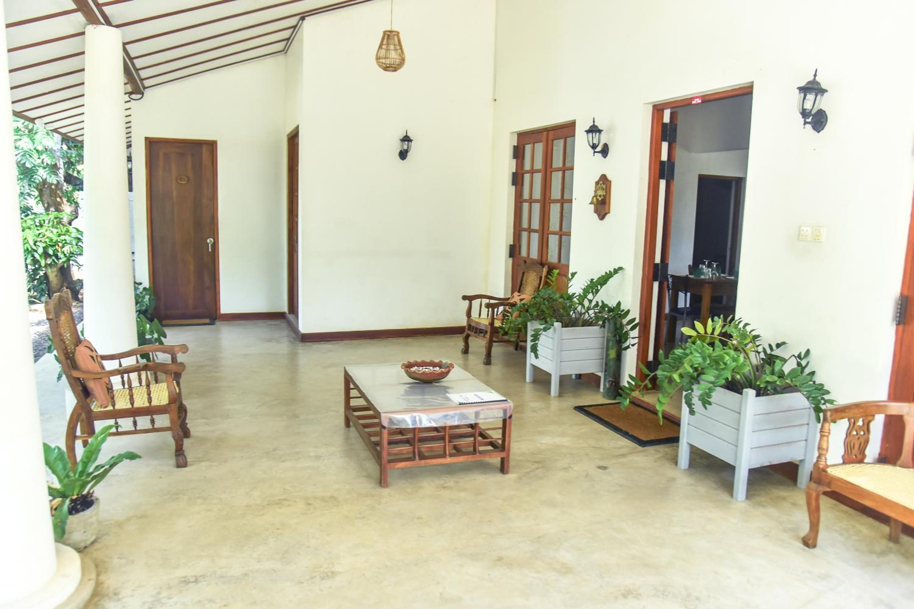 Dhona's Villa