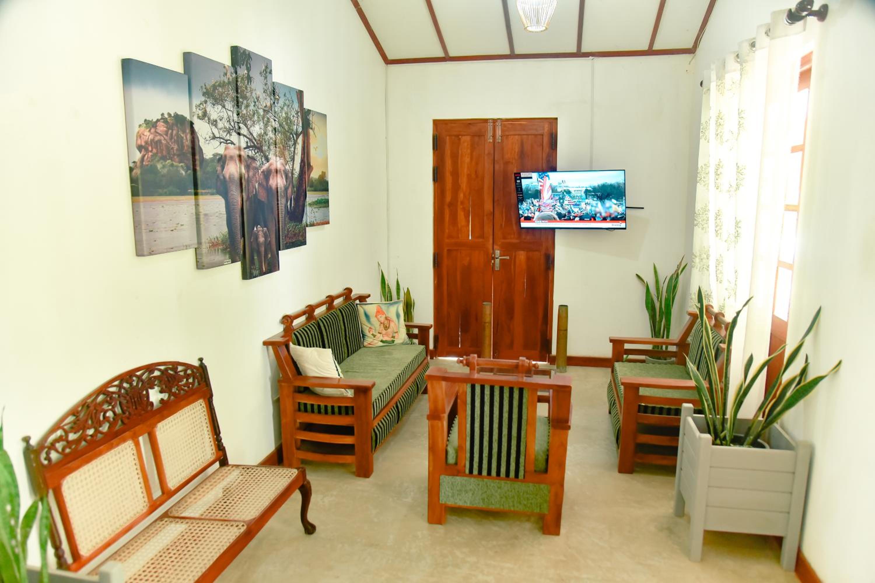 Dhona's Villa