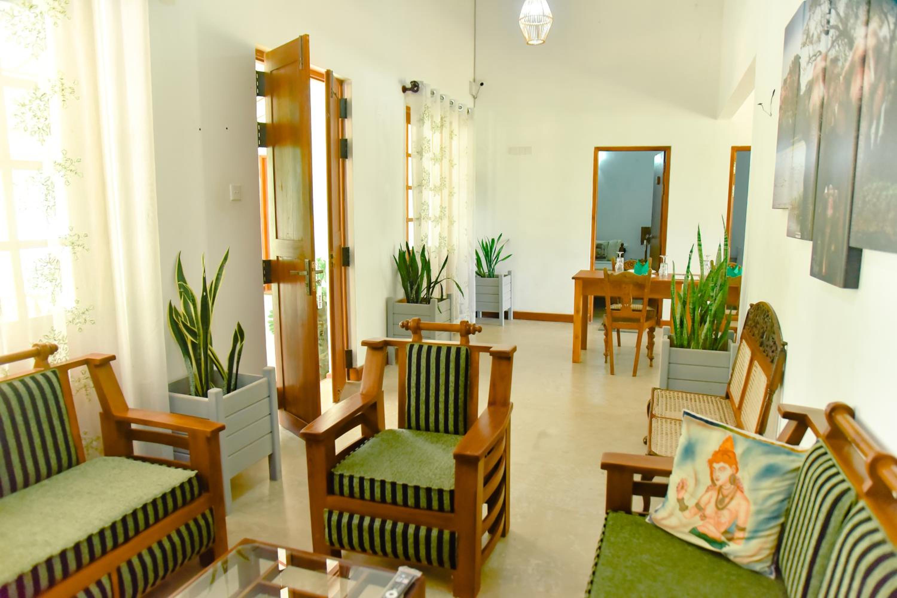 Dhona's Villa