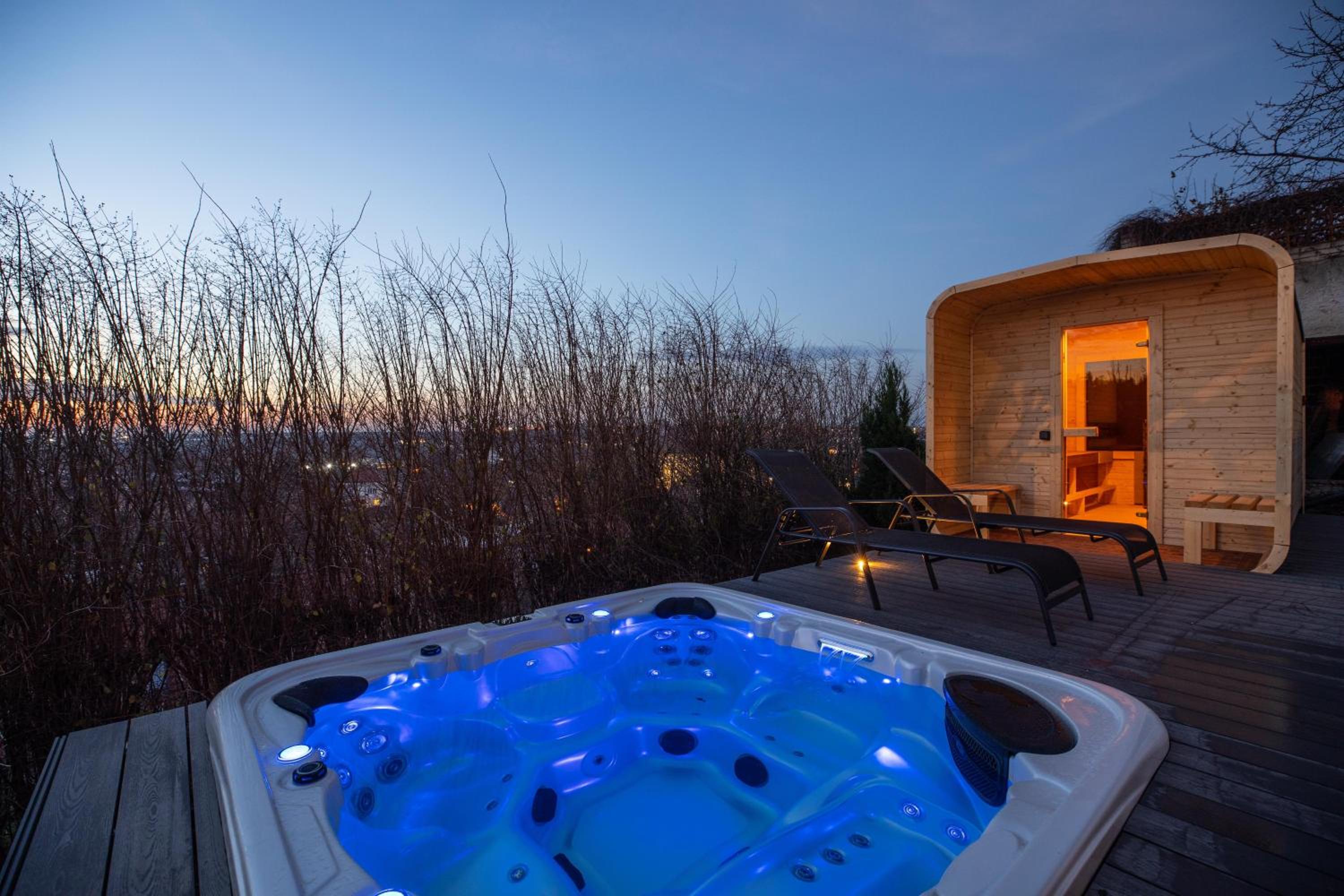 Airport Luxury Apartment & Spa Prague